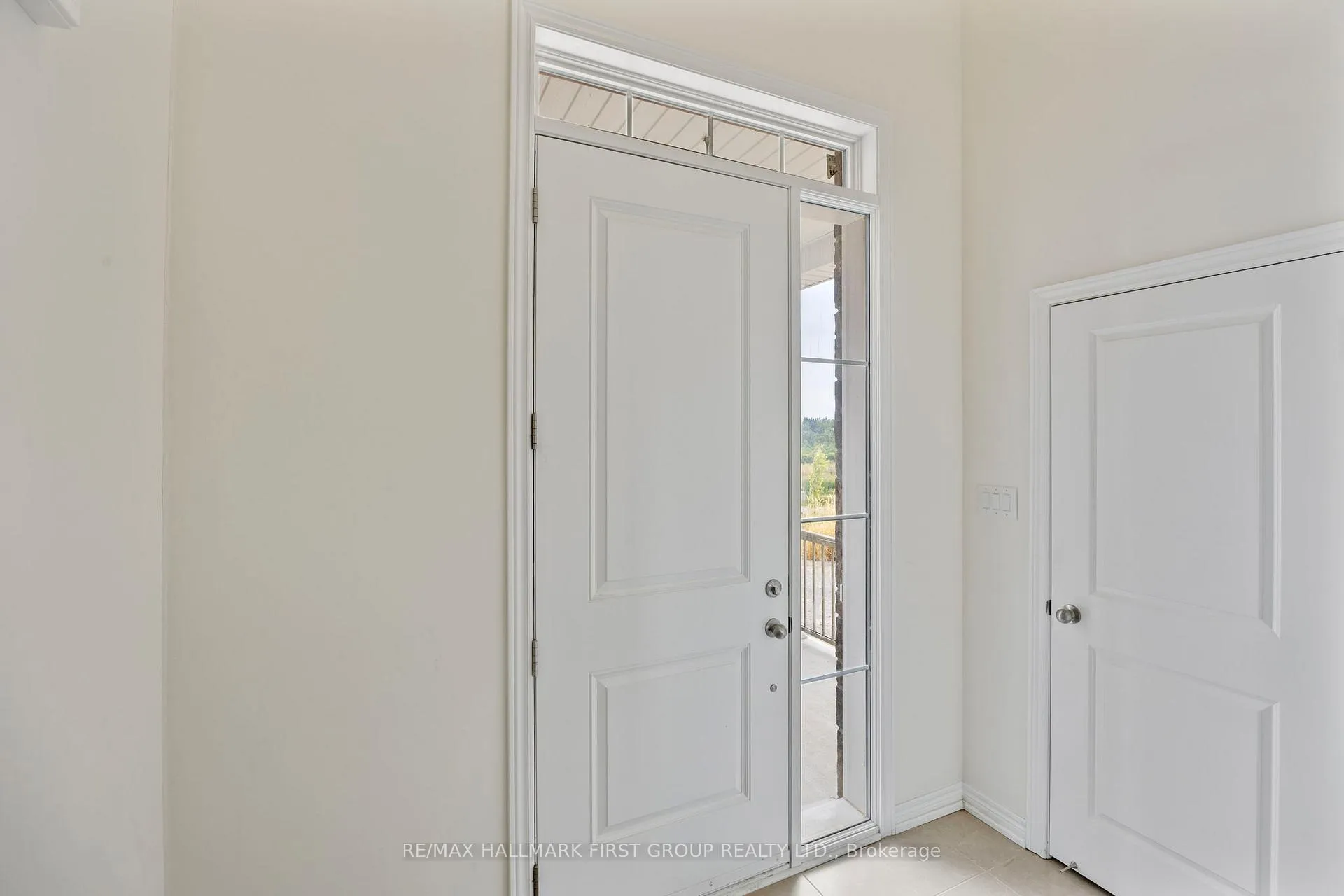 Photo 3 of 821 Steinberg Court, Peterborough, Monaghan Ward 2 — HOMEH