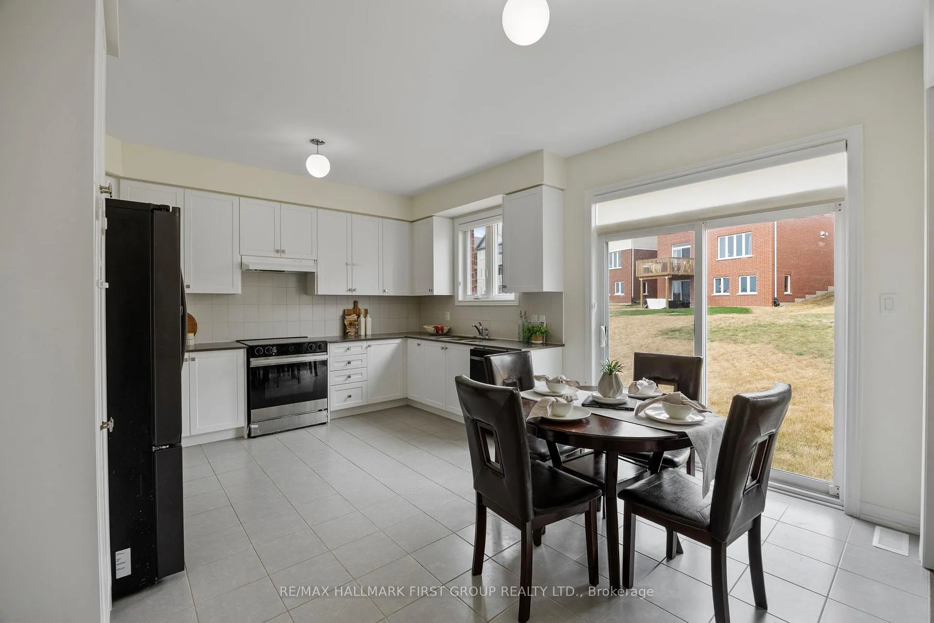 Photo 17 of 821 Steinberg Court, Peterborough, Monaghan Ward 2 — HOMEH