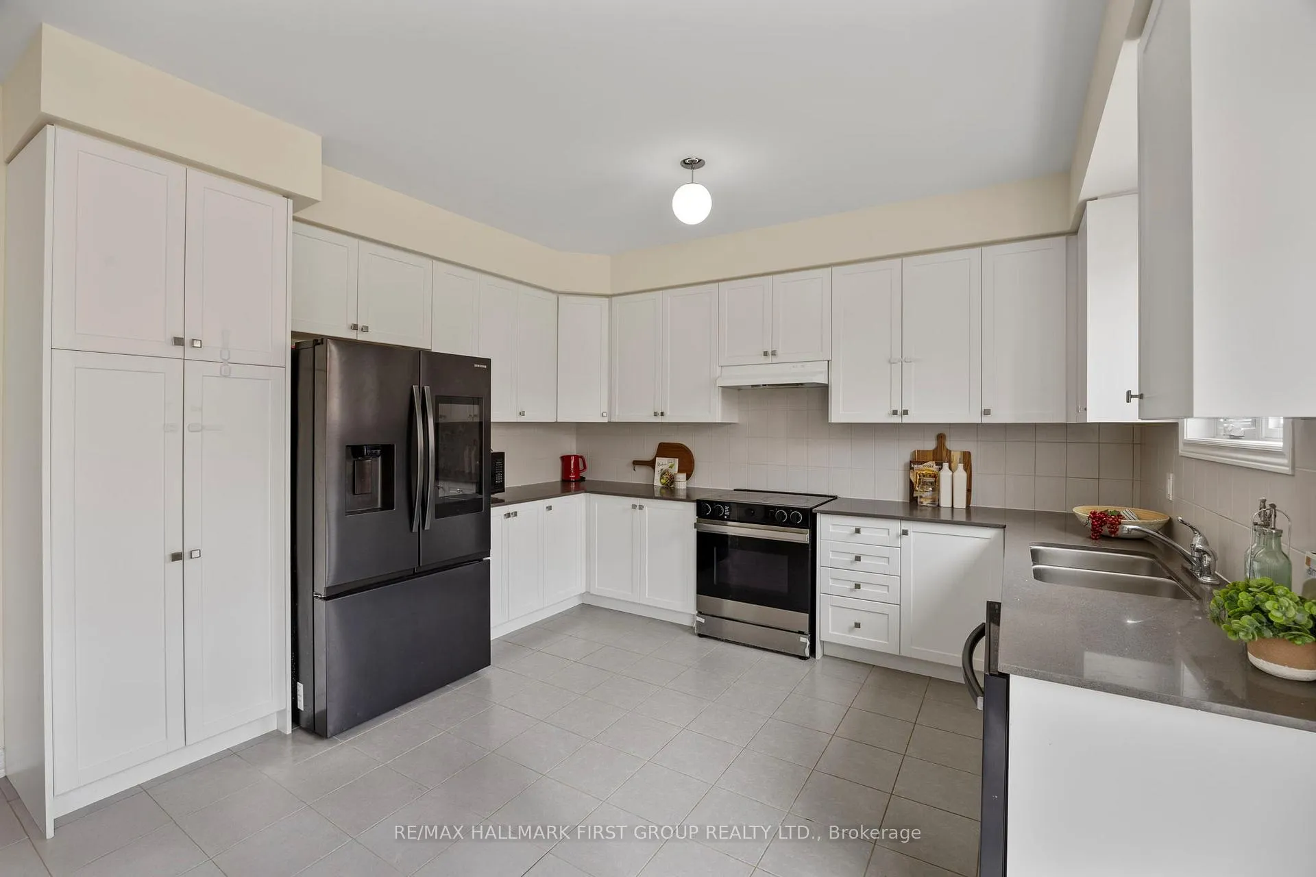 Photo 20 of 821 Steinberg Court, Peterborough, Monaghan Ward 2 — HOMEH