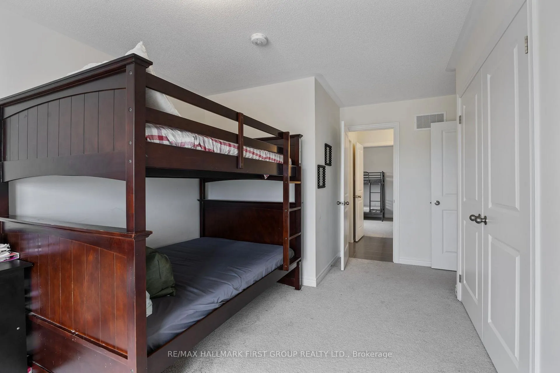 Photo 41 of 821 Steinberg Court, Peterborough, Monaghan Ward 2 — HOMEH
