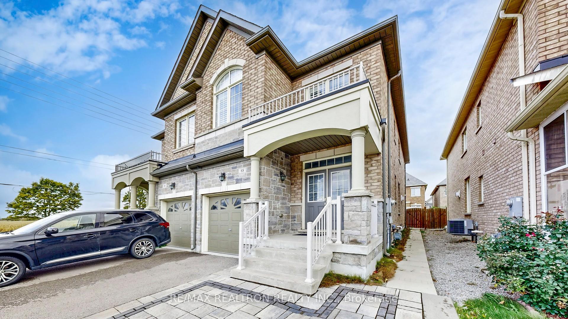 Photo 3 of 88 Memon Place, Markham, Wismer — HOMEH