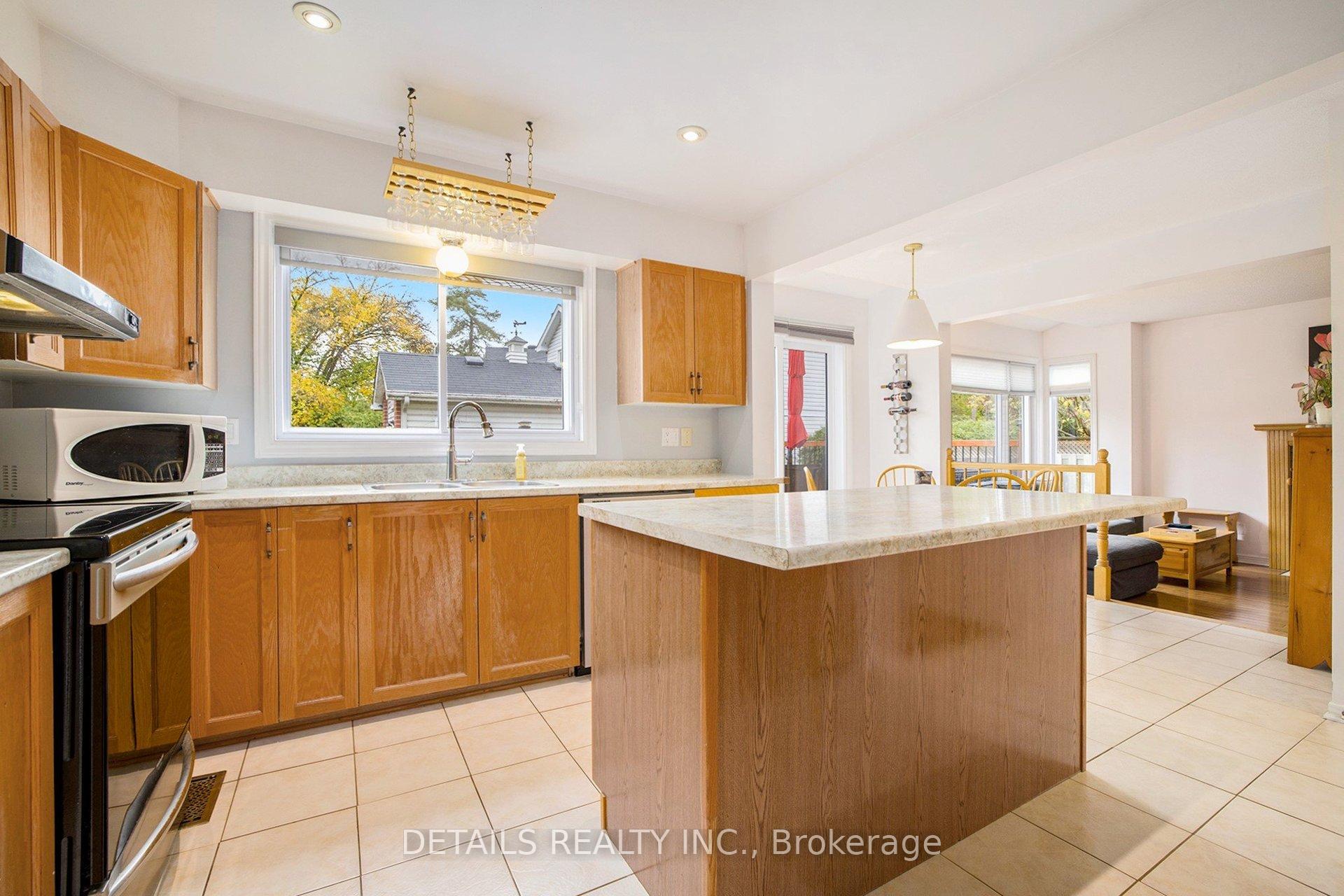 Photo 11 of 65 Willow Glen Drive, Ottawa, Kanata - Bridlewood — HOMEH