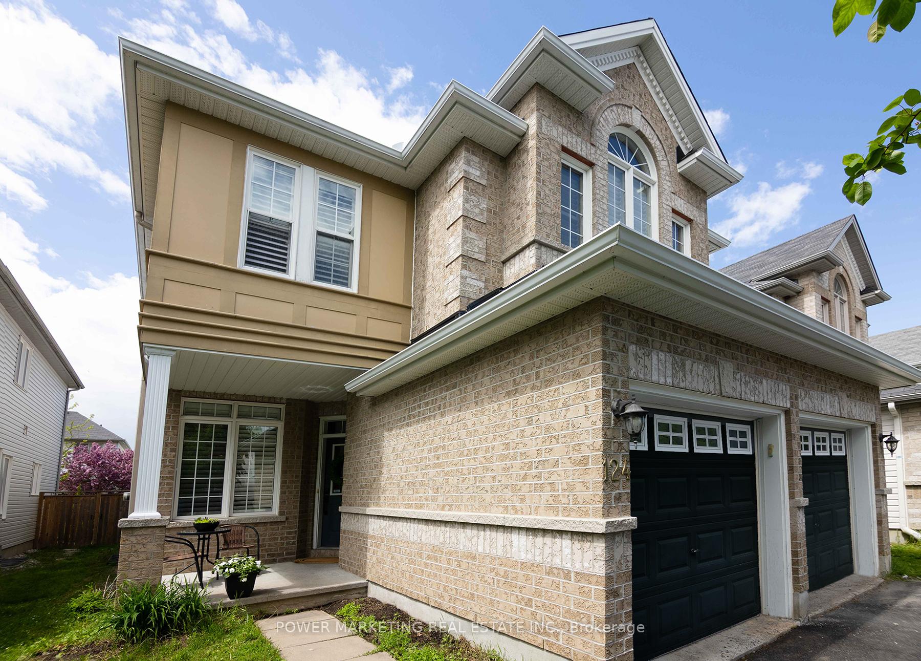 Photo 3 of 124 Strathcarron Crescent, Ottawa, Kanata - Morgan's Grant/South March — HOMEH