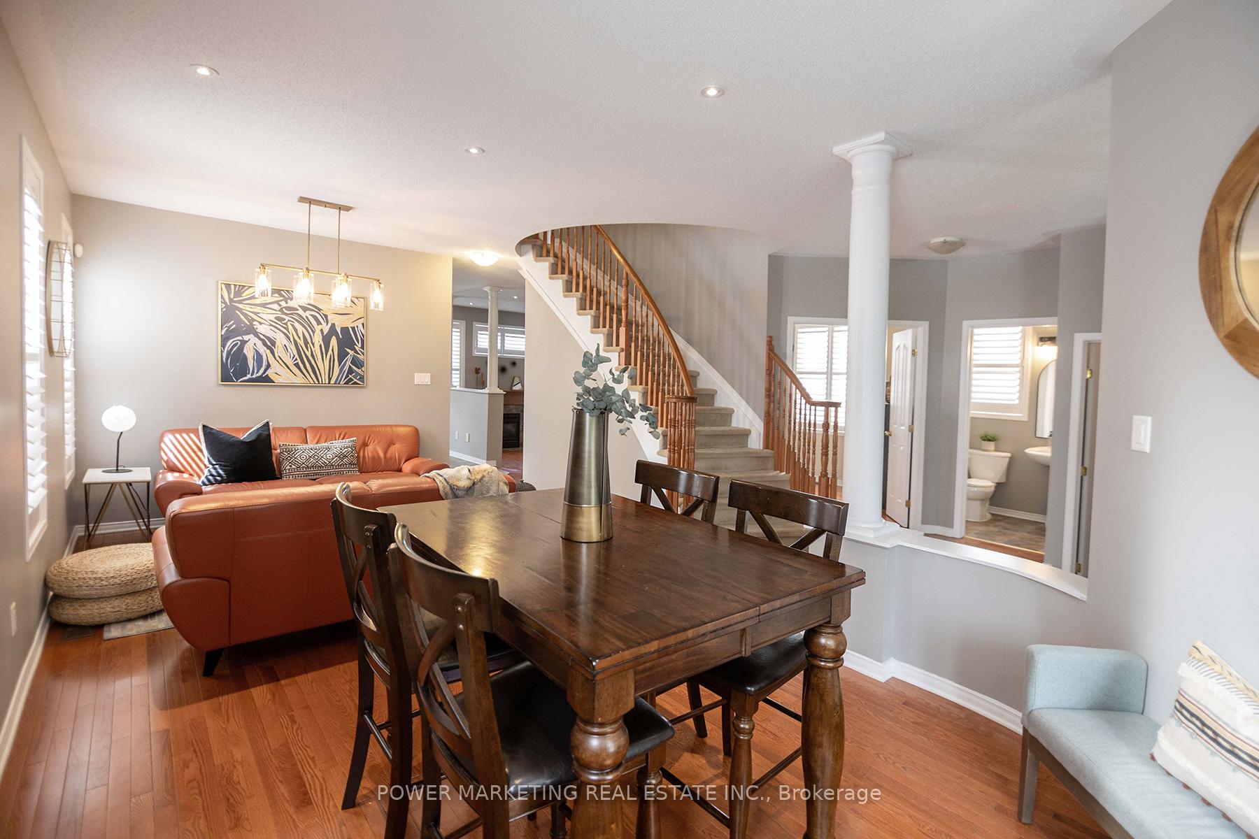 Photo 4 of 124 Strathcarron Crescent, Ottawa, Kanata - Morgan's Grant/South March — HOMEH