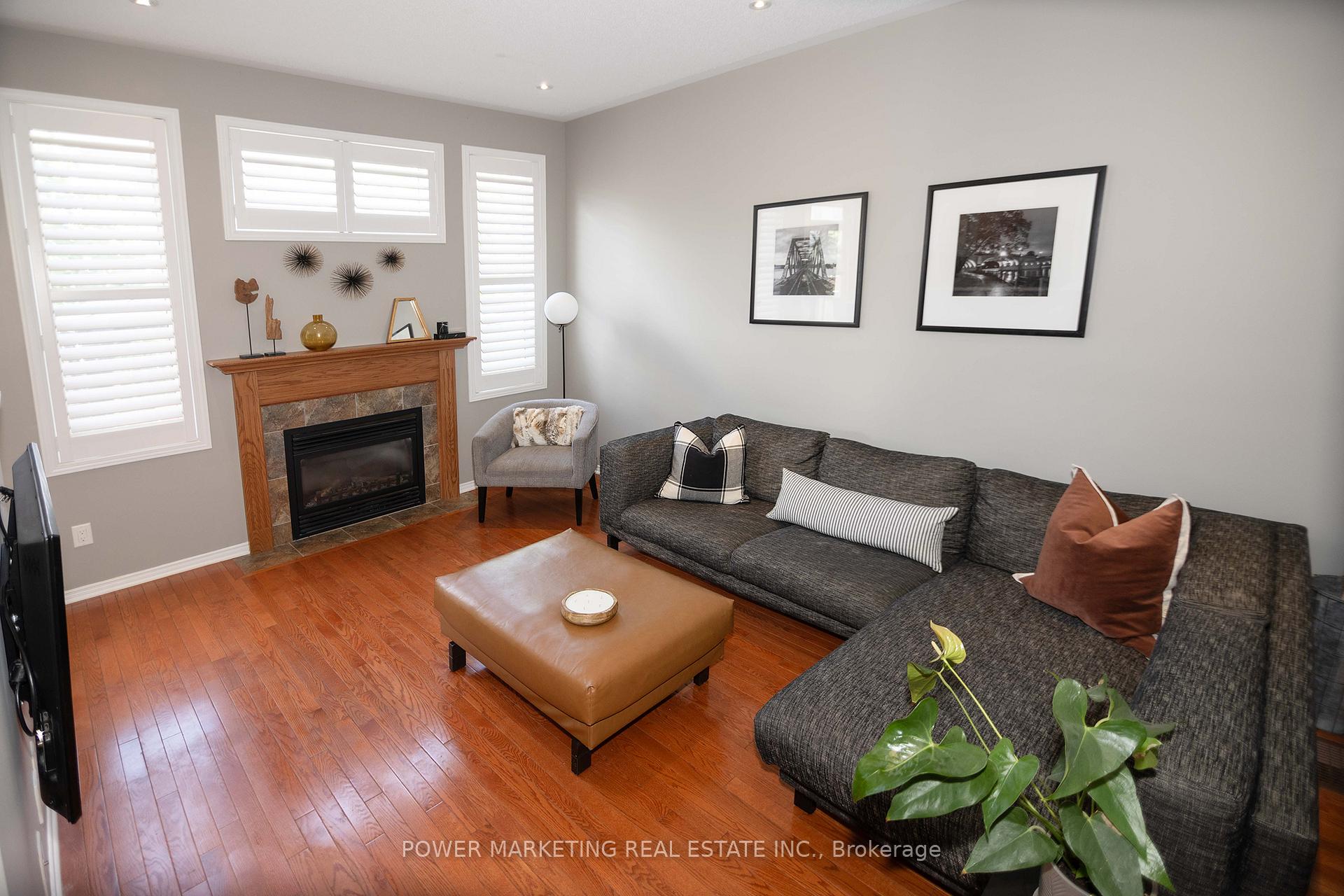 Photo 11 of 124 Strathcarron Crescent, Ottawa, Kanata - Morgan's Grant/South March — HOMEH
