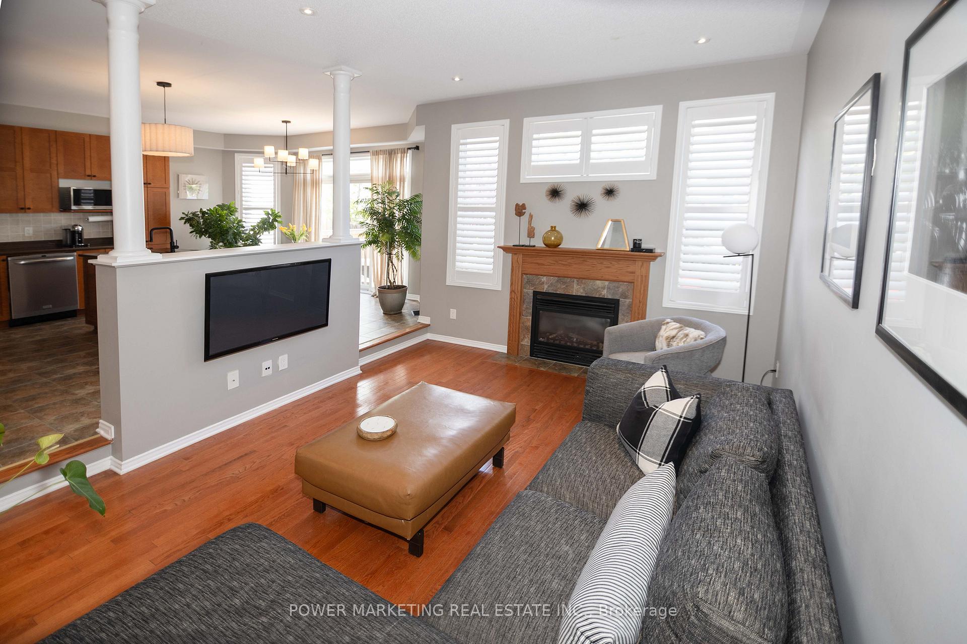 Photo 12 of 124 Strathcarron Crescent, Ottawa, Kanata - Morgan's Grant/South March — HOMEH