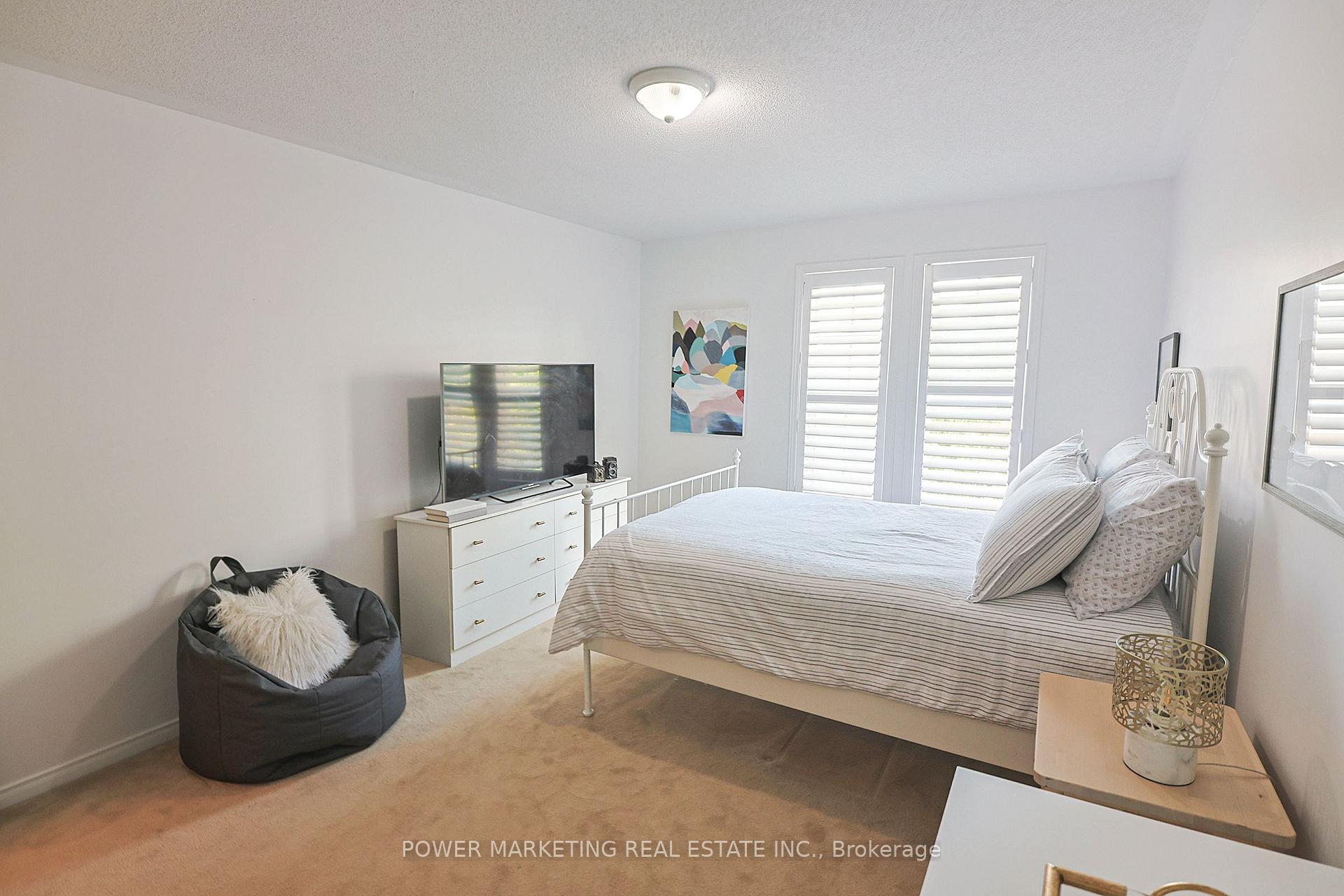 Photo 18 of 124 Strathcarron Crescent, Ottawa, Kanata - Morgan's Grant/South March — HOMEH