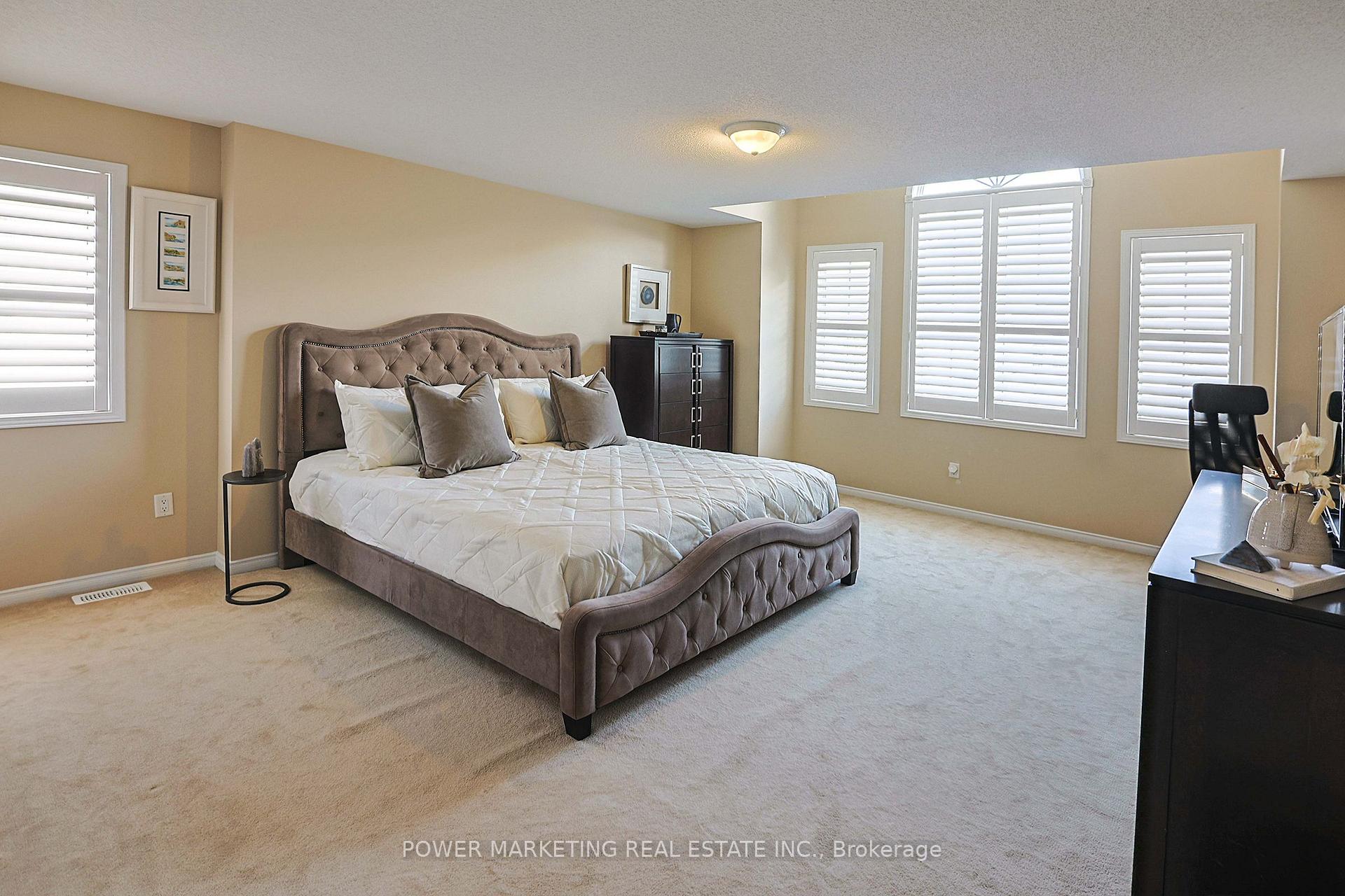 Photo 19 of 124 Strathcarron Crescent, Ottawa, Kanata - Morgan's Grant/South March — HOMEH
