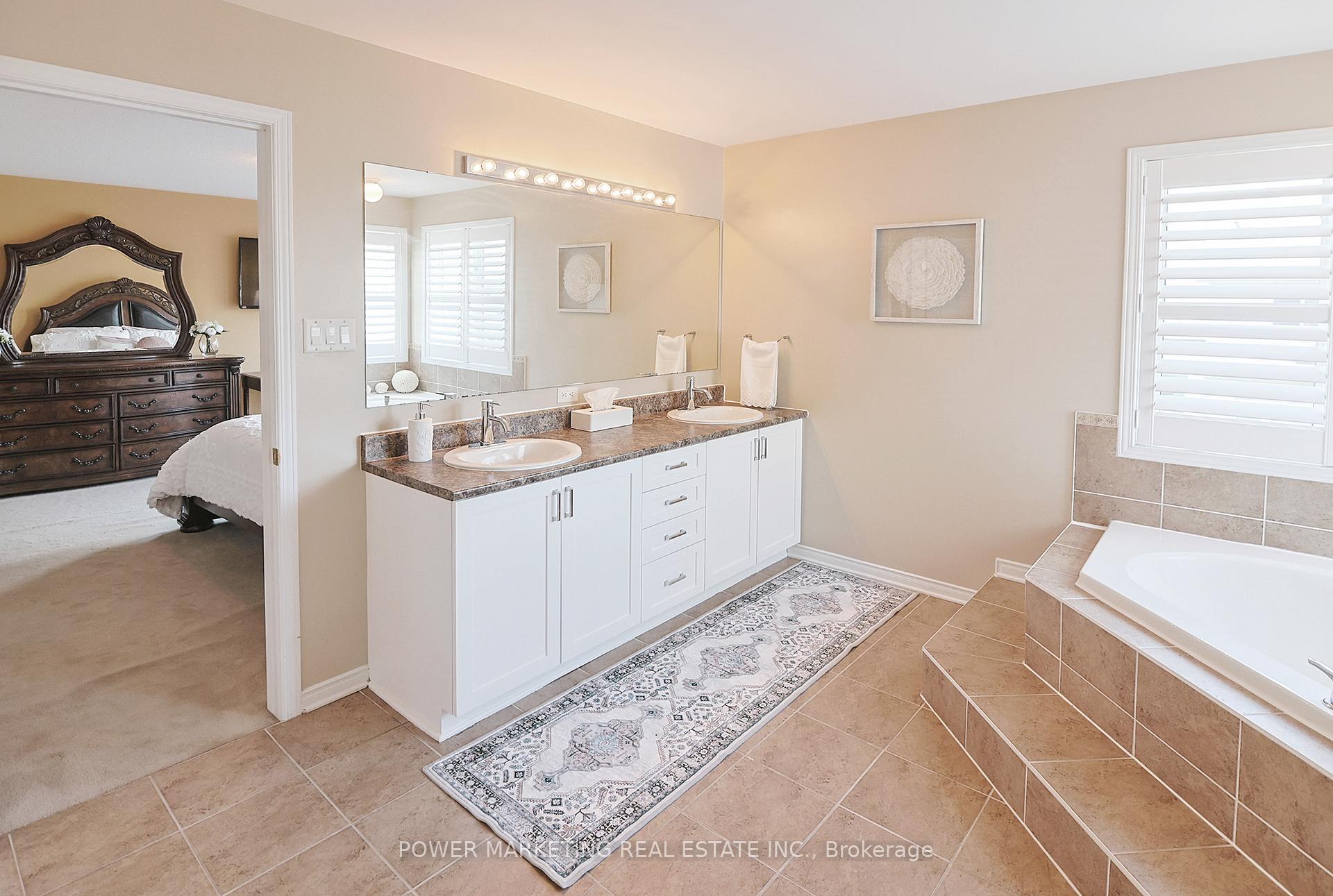 Photo 34 of 124 Strathcarron Crescent, Ottawa, Kanata - Morgan's Grant/South March — HOMEH