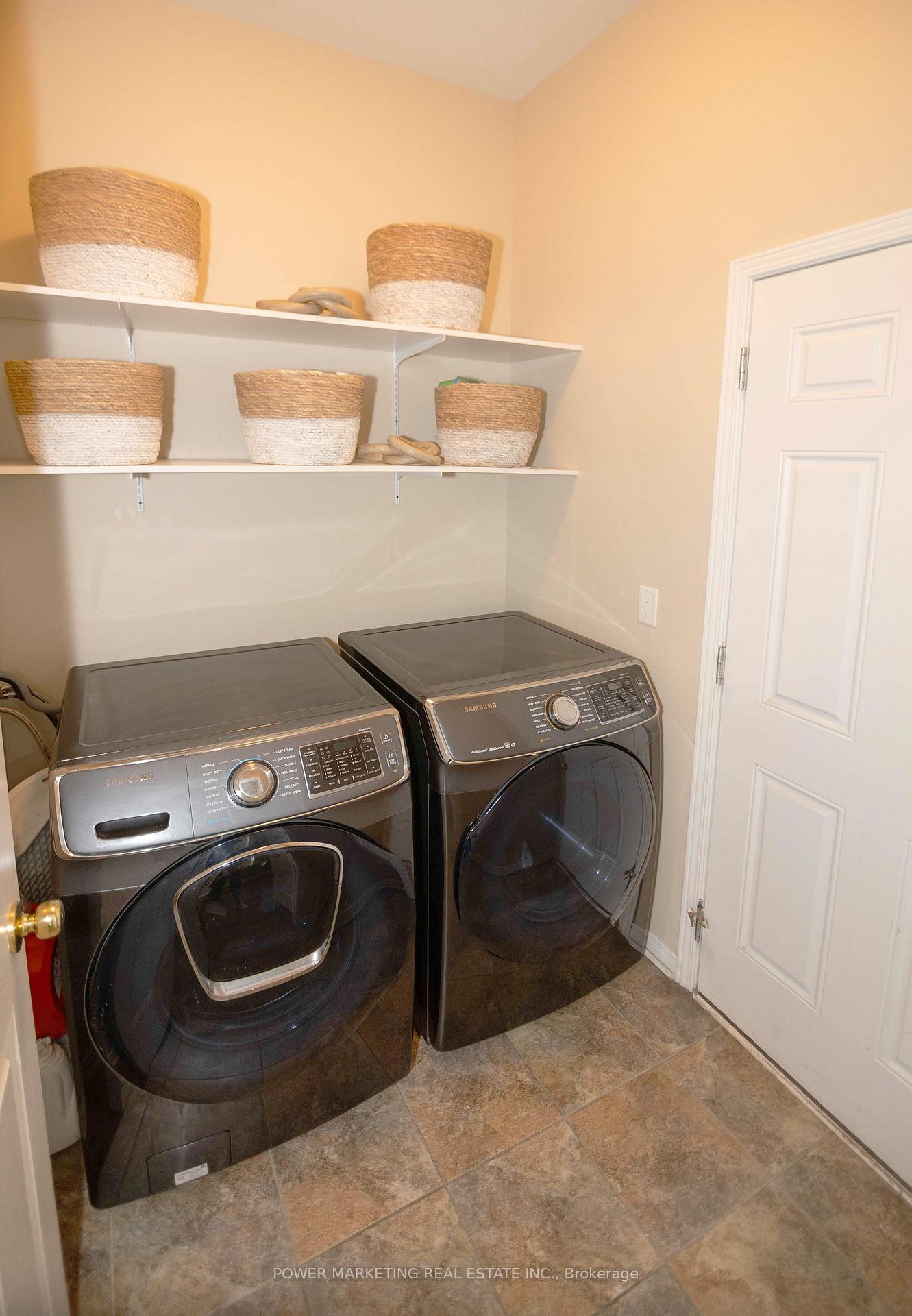 Photo 37 of 124 Strathcarron Crescent, Ottawa, Kanata - Morgan's Grant/South March — HOMEH
