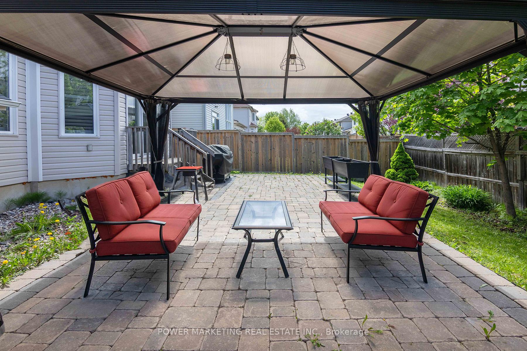 Photo 38 of 124 Strathcarron Crescent, Ottawa, Kanata - Morgan's Grant/South March — HOMEH