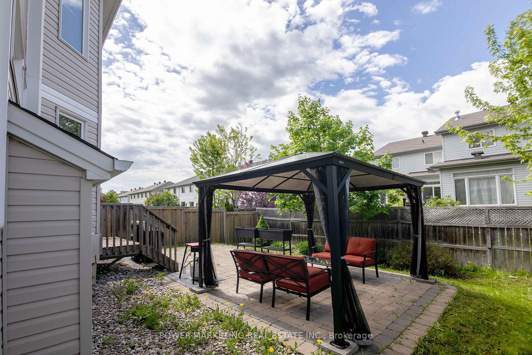 Photo 40 of 124 Strathcarron Crescent, Ottawa, Kanata - Morgan's Grant/South March — HOMEH