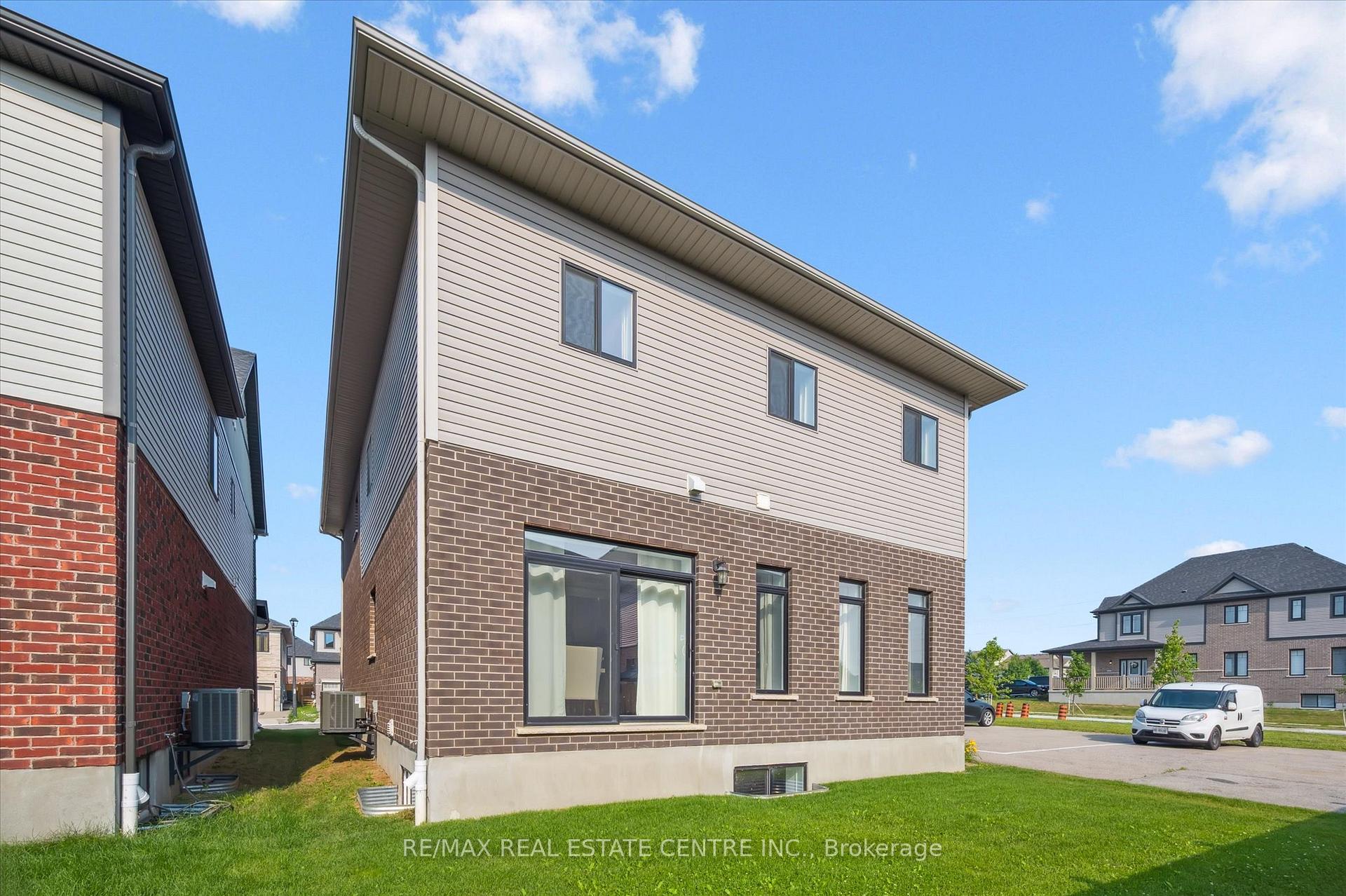 Photo 36 of 23 Spachman Street, Kitchener — HOMEH