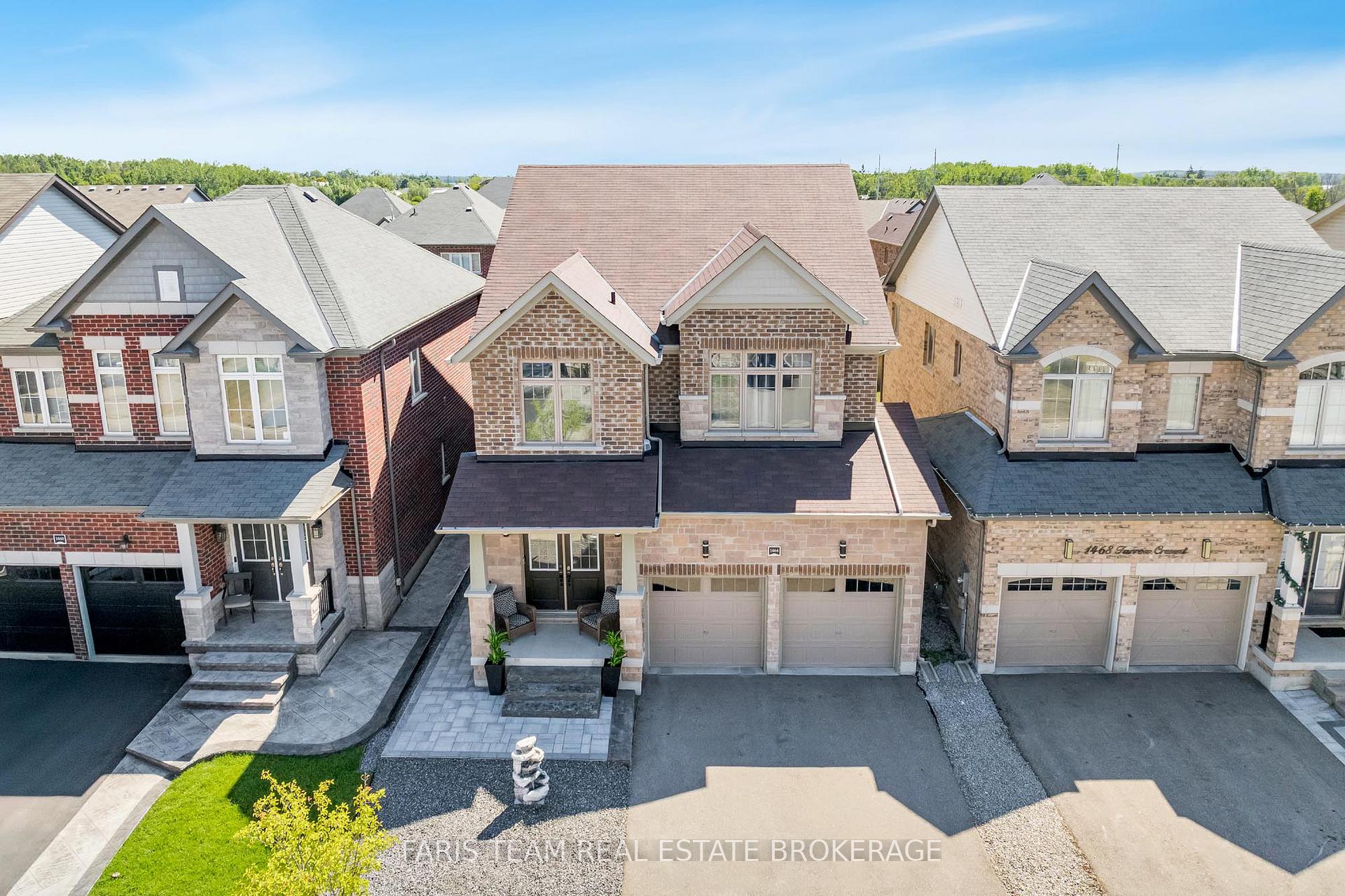 Front of 1464 Farrow Crescent