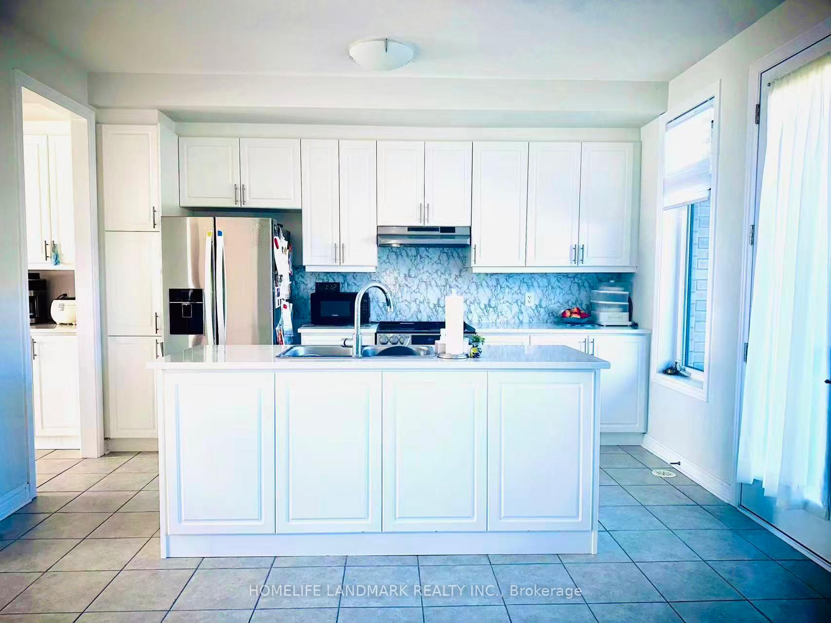 Photo 2 of 8 Robert Eaton Avenue, Markham, Middlefield — HOMEH