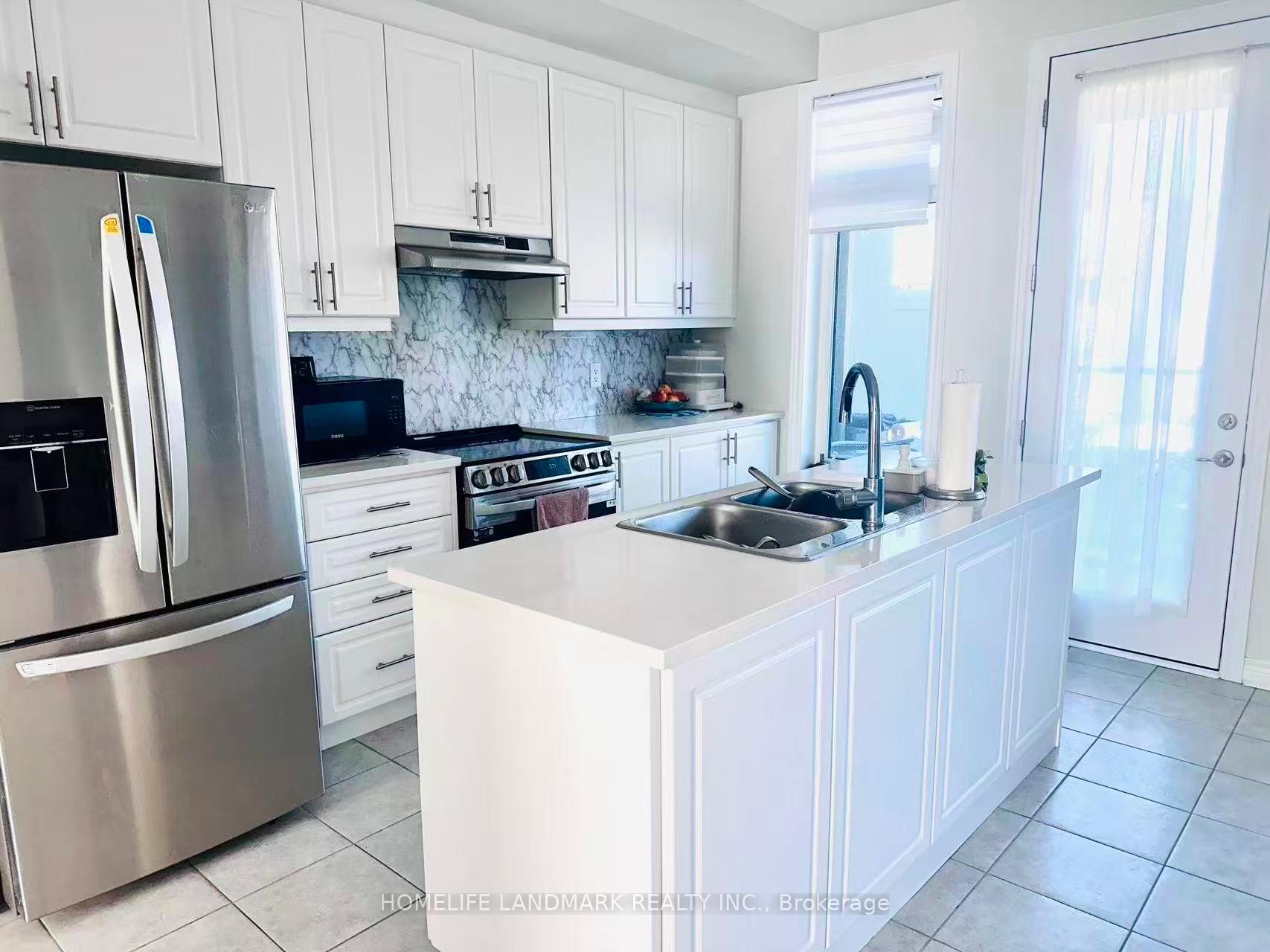 Photo 3 of 8 Robert Eaton Avenue, Markham, Middlefield — HOMEH