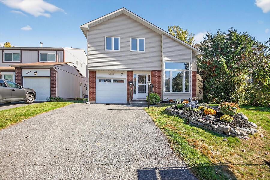 Photo 1 of 9 Riding Way, Ottawa, Kanata - Bridlewood — HOMEH