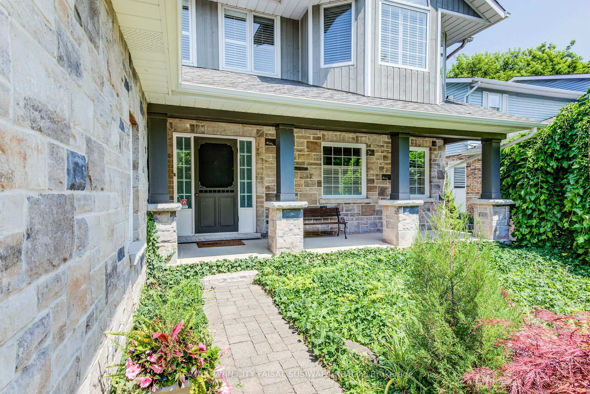 Photo 3 of 1778 Old Mill Road, Kitchener — HOMEH
