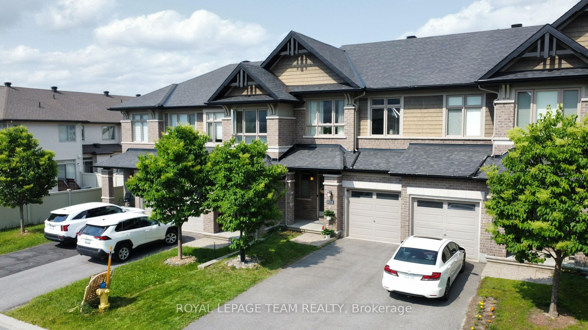 Photo 3 of 875 Fletcher Circle, Ottawa, Kanata - Kanata Lakes/Heritage Hills — HOMEH