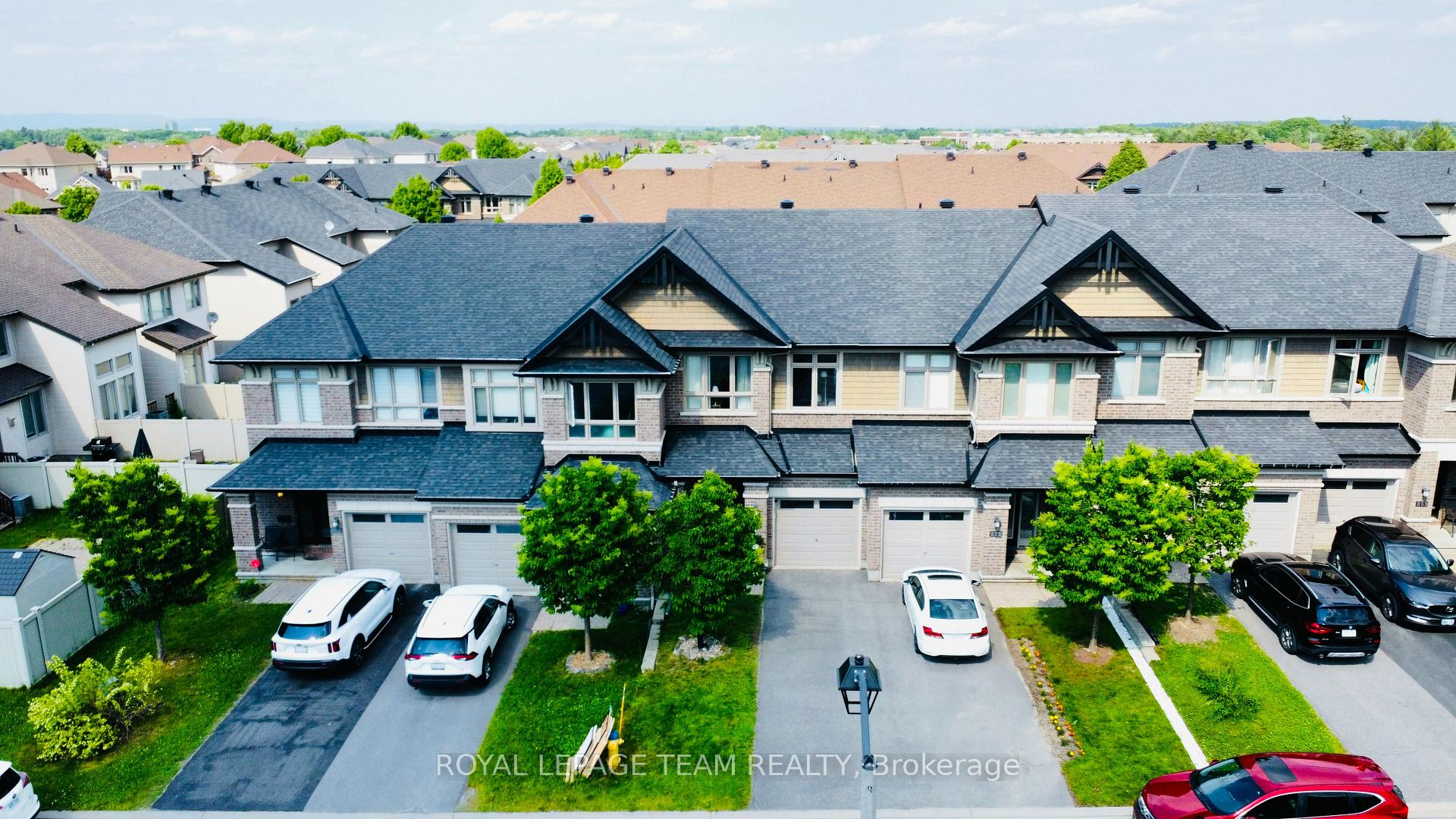 Photo 5 of 875 Fletcher Circle, Ottawa, Kanata - Kanata Lakes/Heritage Hills — HOMEH