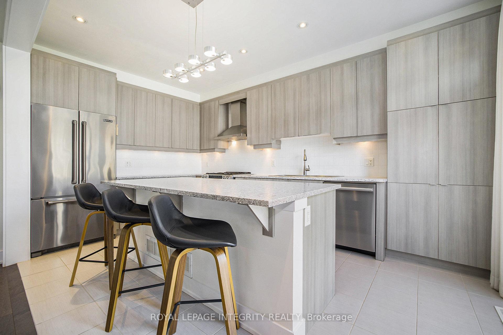 Photo 12 of 285 Meadowbreeze Drive, Ottawa, Kanata - Emerald Meadows/Trailwest — HOMEH