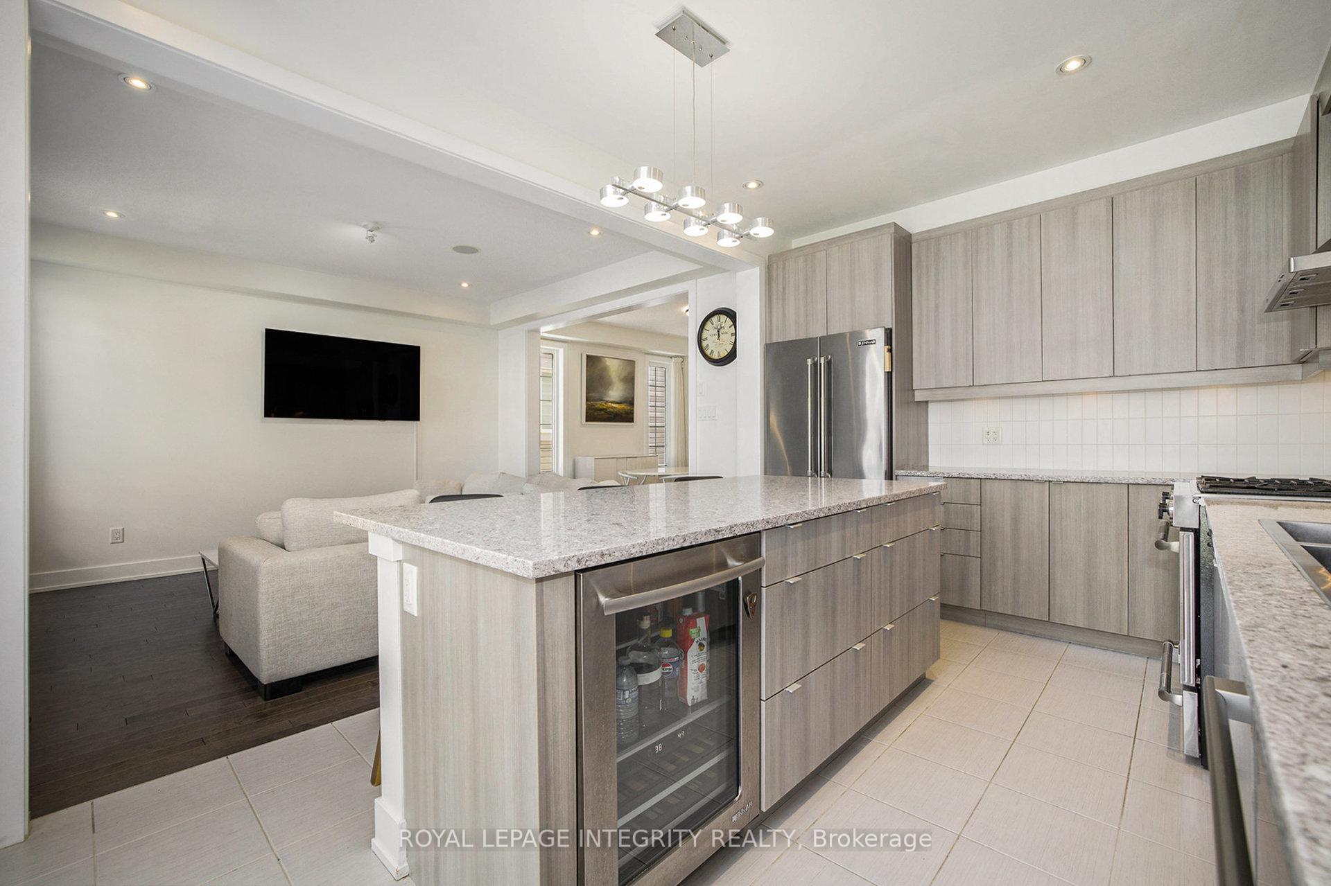 Photo 13 of 285 Meadowbreeze Drive, Ottawa, Kanata - Emerald Meadows/Trailwest — HOMEH