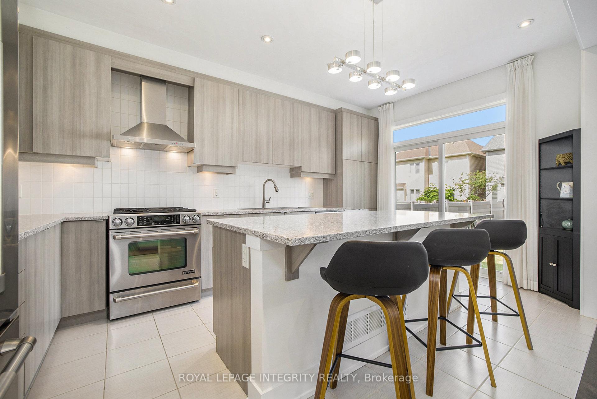 Photo 14 of 285 Meadowbreeze Drive, Ottawa, Kanata - Emerald Meadows/Trailwest — HOMEH