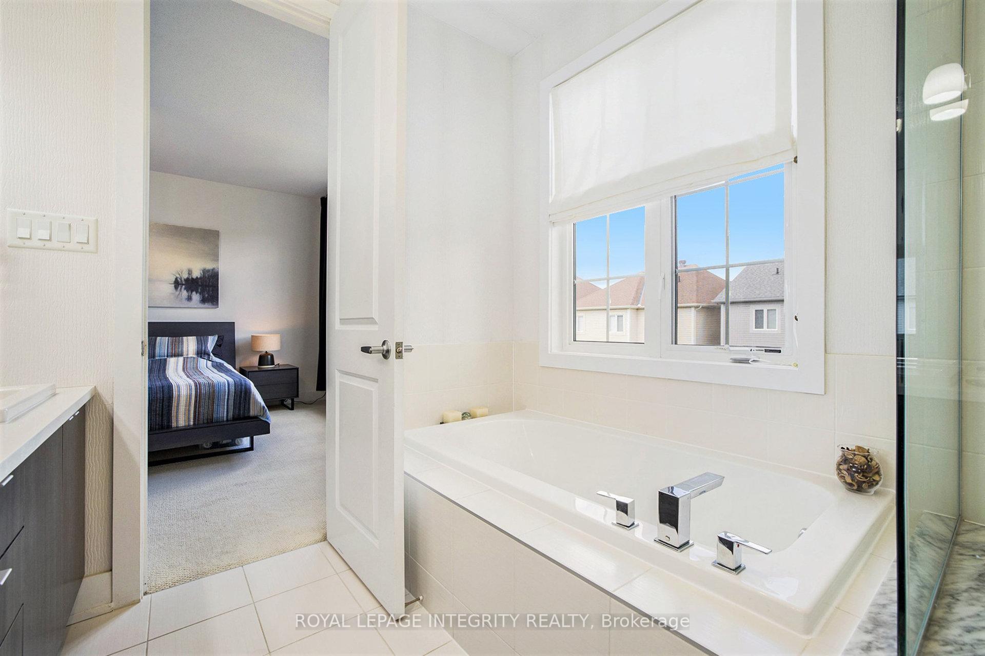 Photo 23 of 285 Meadowbreeze Drive, Ottawa, Kanata - Emerald Meadows/Trailwest — HOMEH
