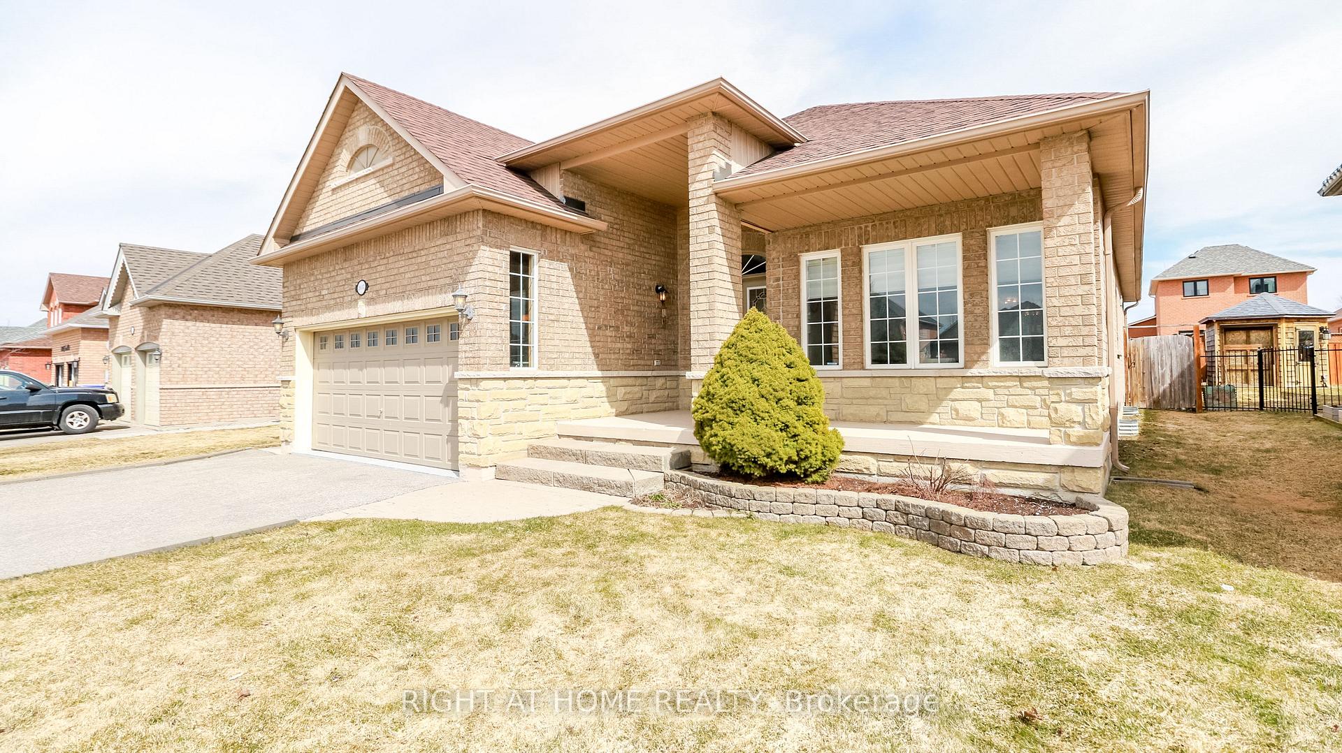 Photo 2 of 2037 Jans Boulevard, Innisfil, Alcona — HOMEH