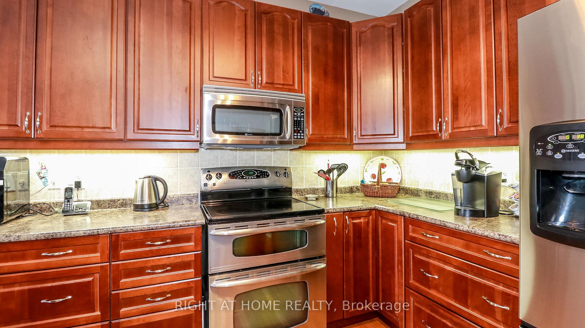 Photo 16 of 2037 Jans Boulevard, Innisfil, Alcona — HOMEH