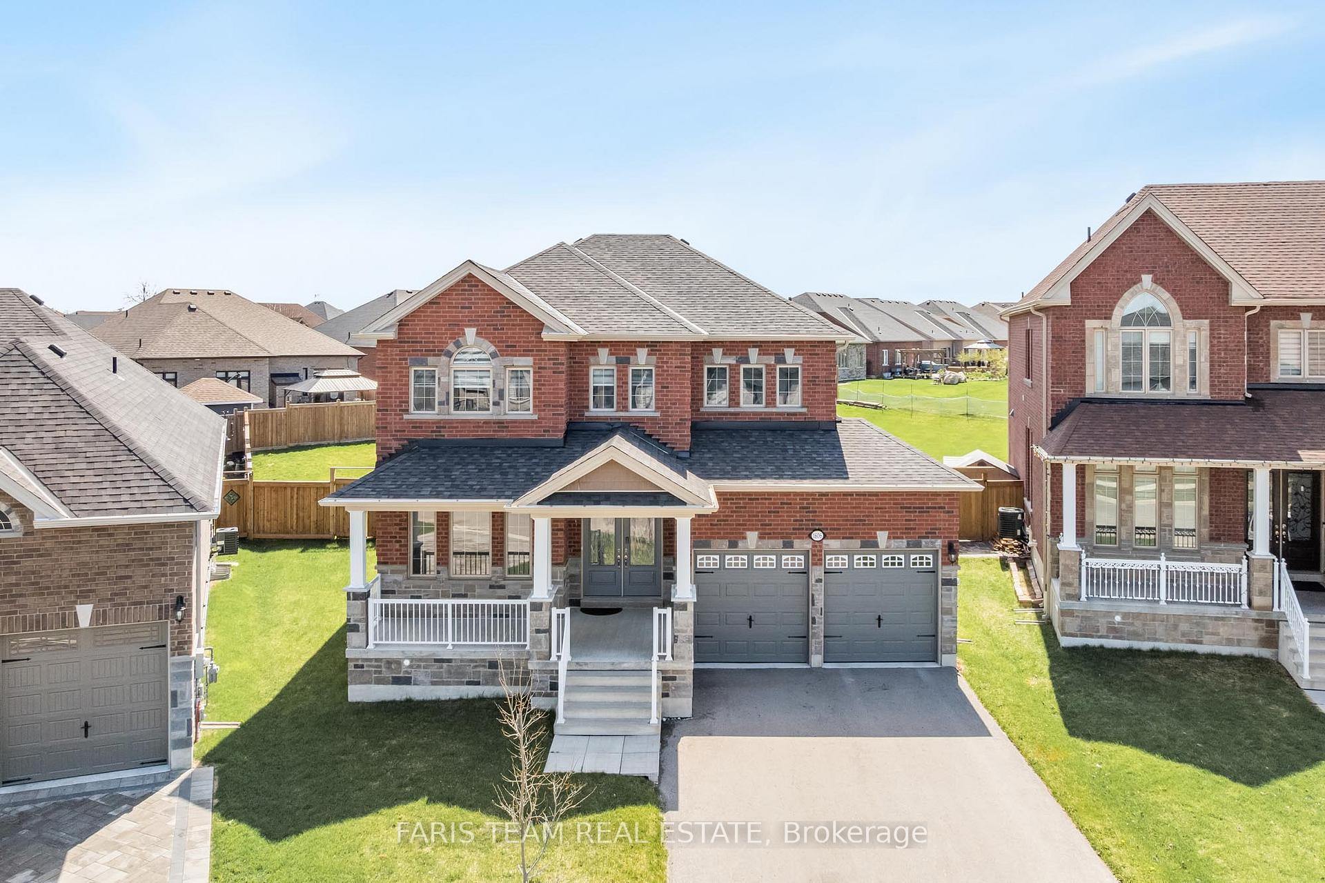 Front of 1606 Rizzardo Crescent