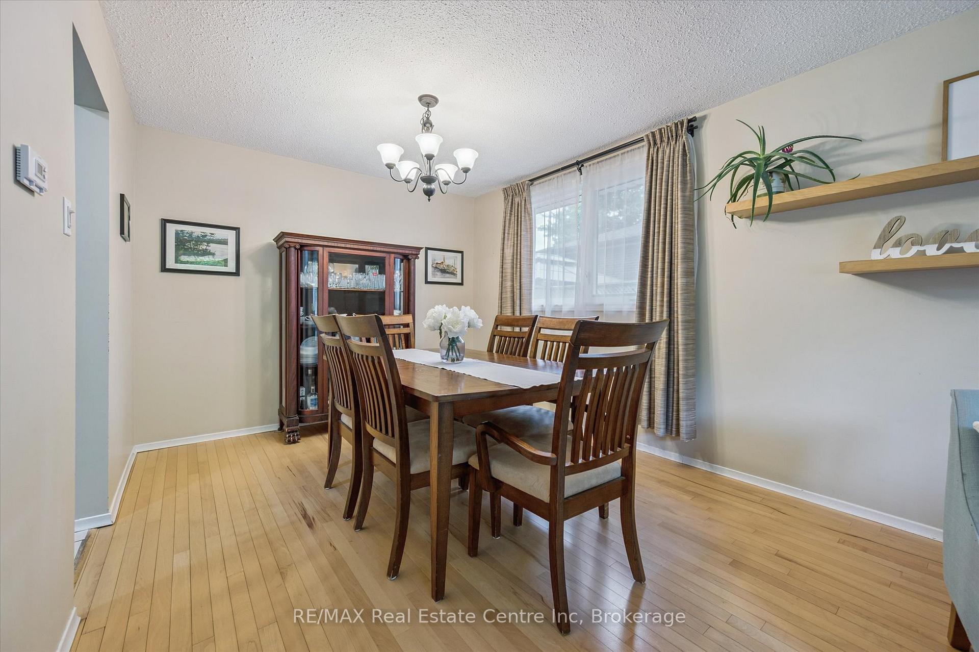 Photo 8 of 166 Winding Way, Kitchener — HOMEH