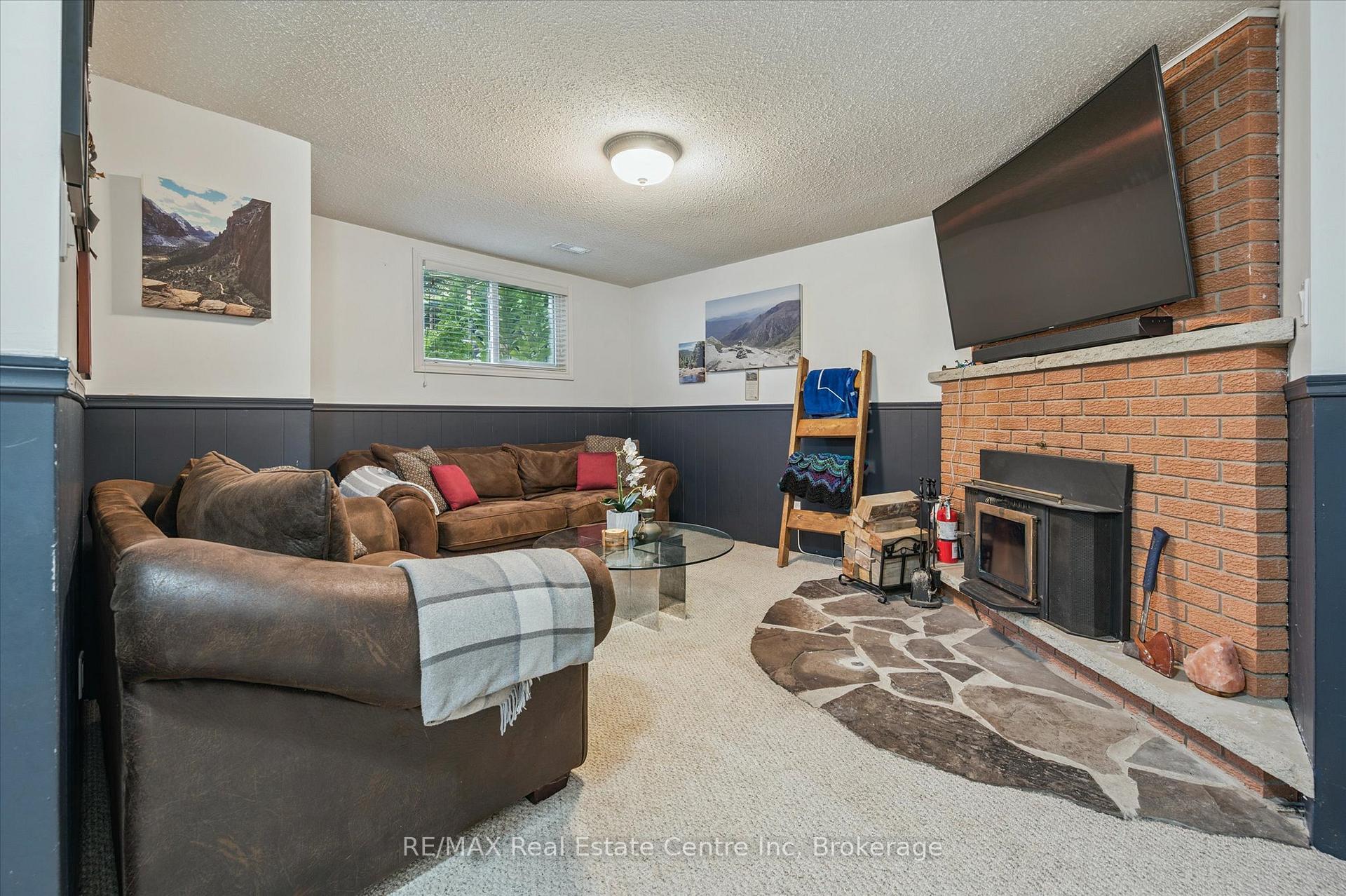 Photo 17 of 166 Winding Way, Kitchener — HOMEH