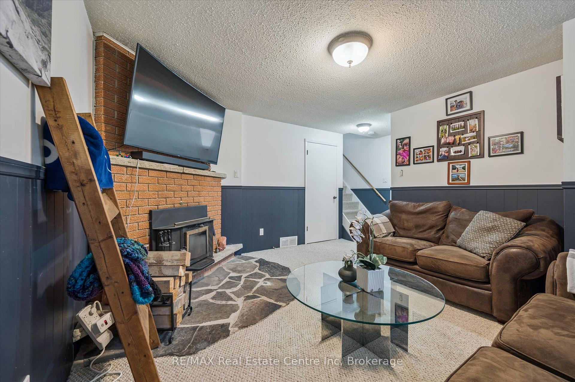 Photo 18 of 166 Winding Way, Kitchener — HOMEH