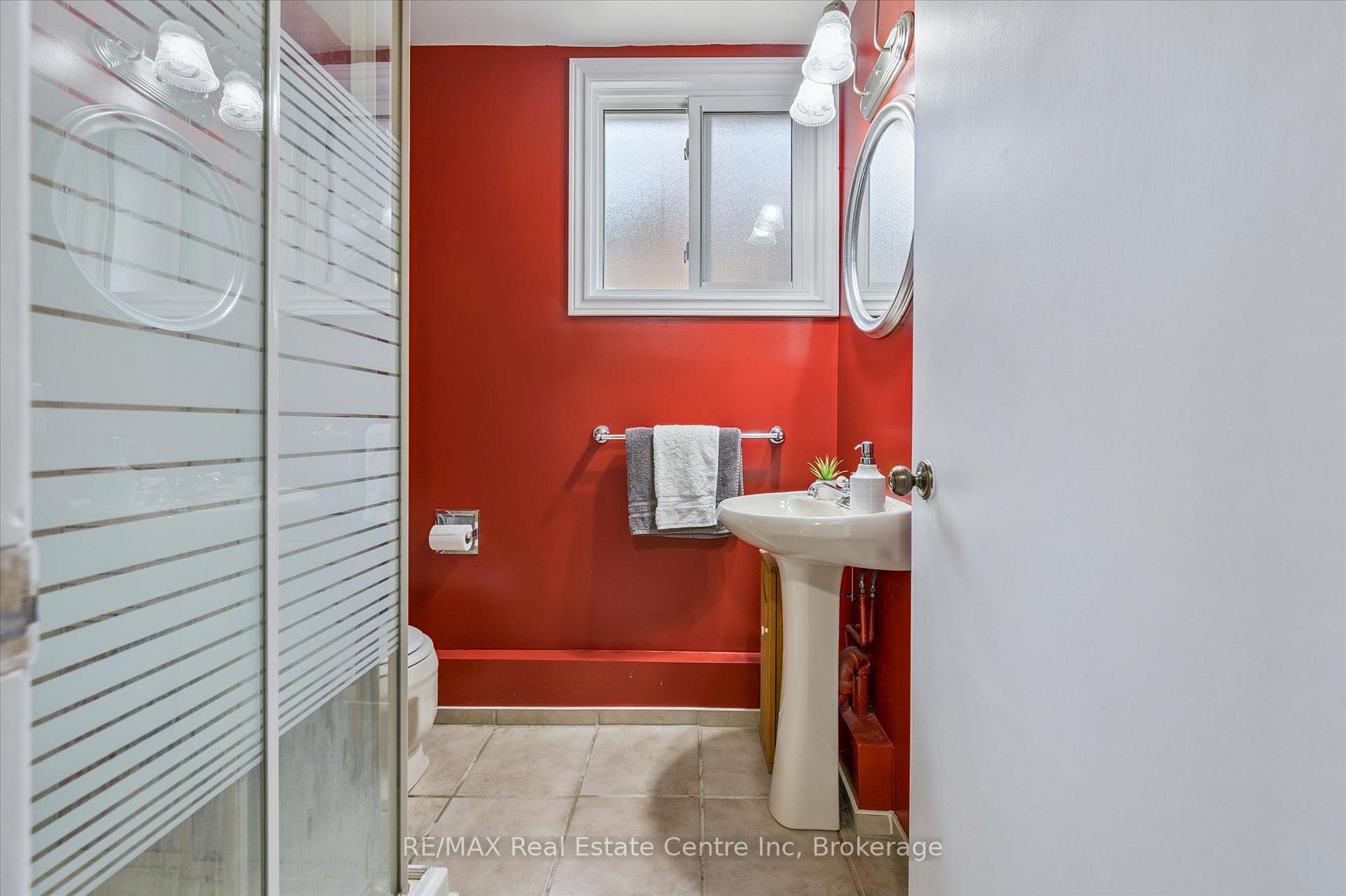 Photo 21 of 166 Winding Way, Kitchener — HOMEH