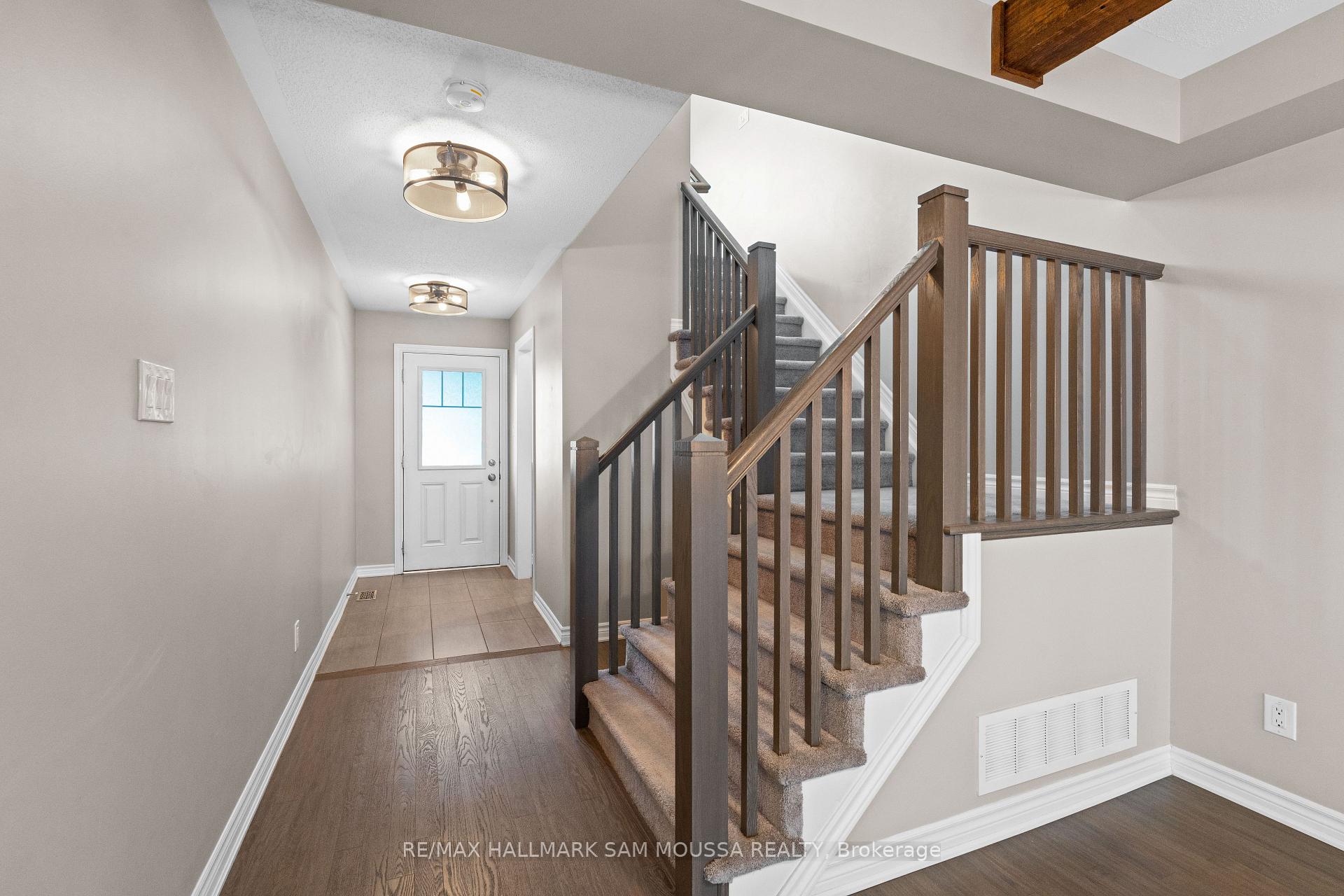 Photo 5 of 194 Conifer Creek Circle, Ottawa, Kanata - Emerald Meadows/Trailwest — HOMEH
