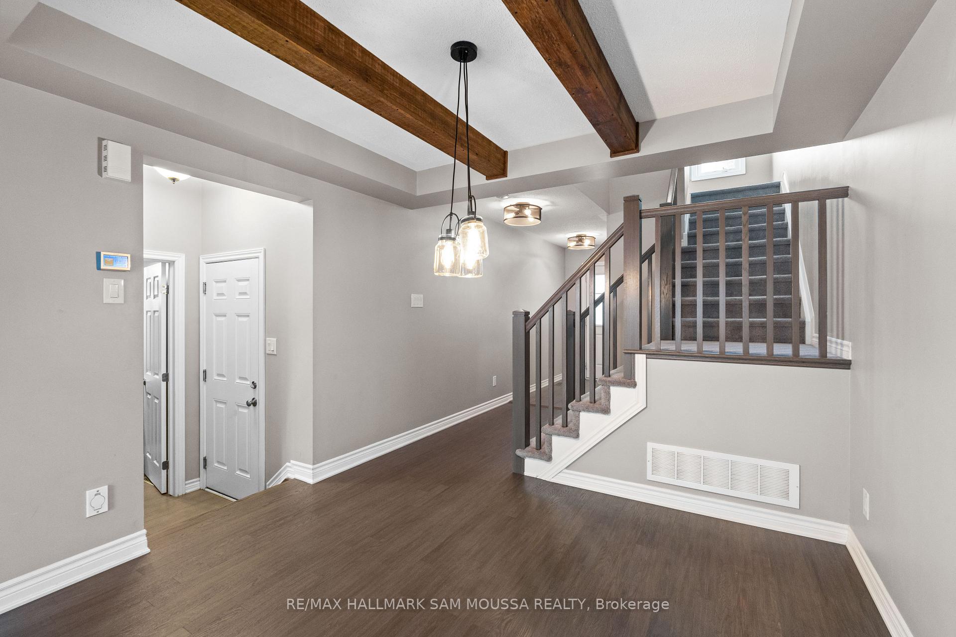 Photo 8 of 194 Conifer Creek Circle, Ottawa, Kanata - Emerald Meadows/Trailwest — HOMEH