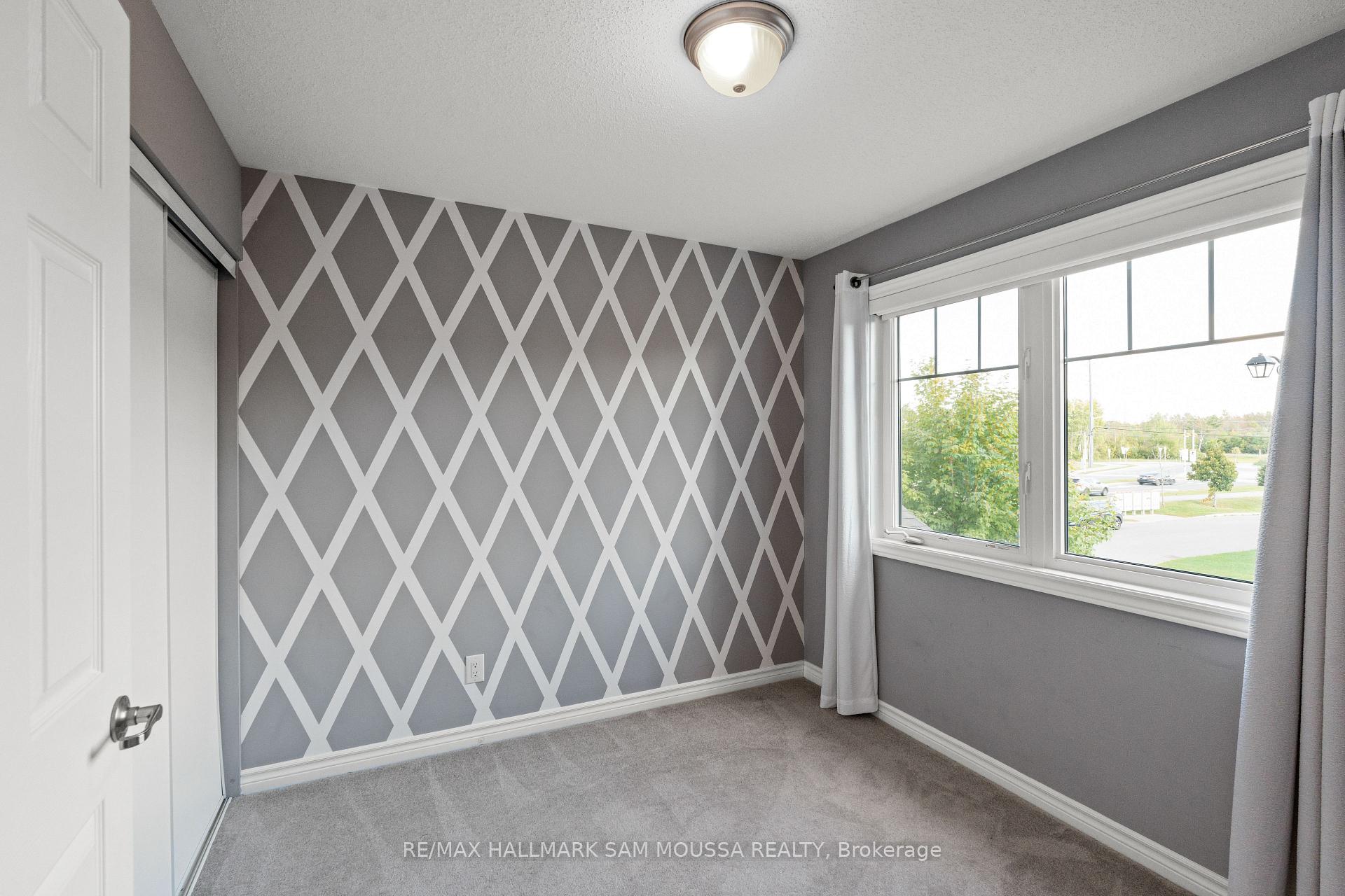 Photo 22 of 194 Conifer Creek Circle, Ottawa, Kanata - Emerald Meadows/Trailwest — HOMEH