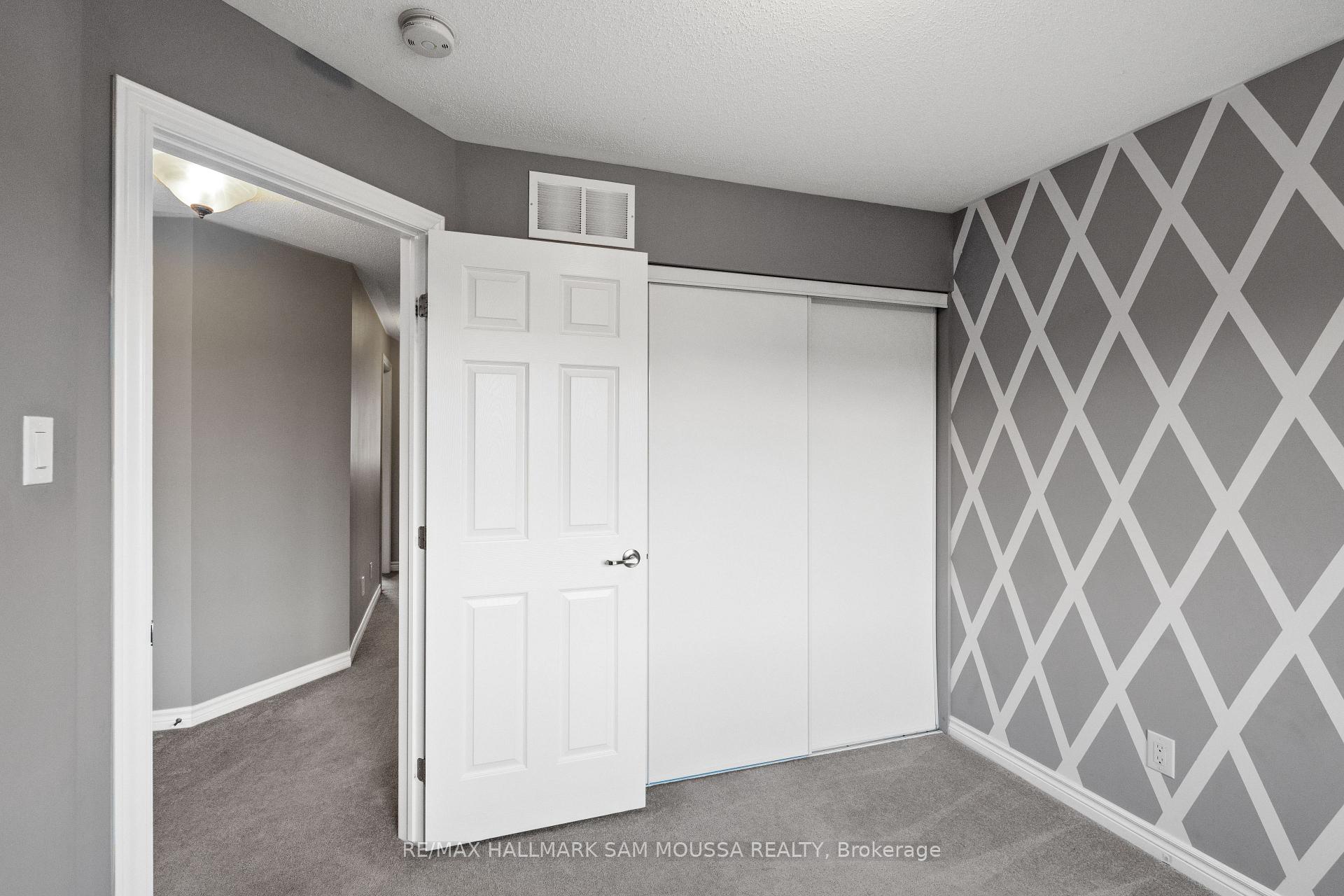 Photo 23 of 194 Conifer Creek Circle, Ottawa, Kanata - Emerald Meadows/Trailwest — HOMEH