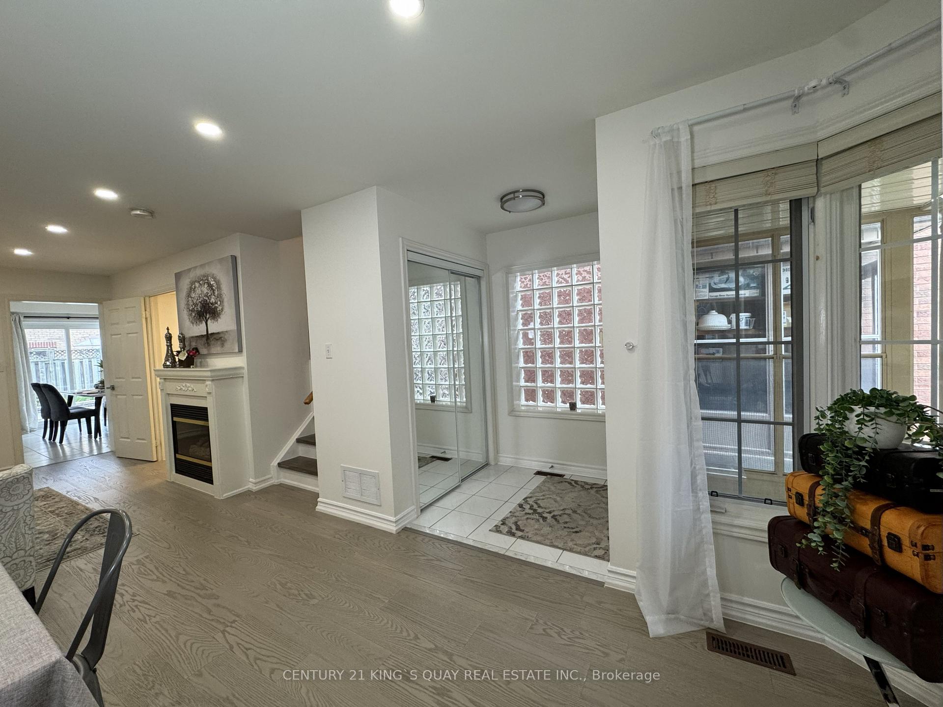 Photo 4 of 114 Greensboro Drive, Markham, Milliken Mills West — HOMEH