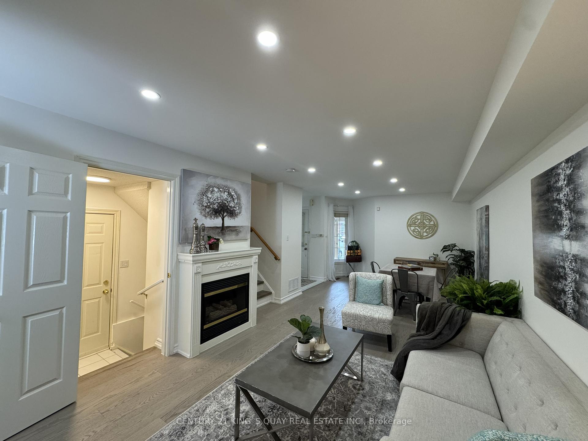 Photo 5 of 114 Greensboro Drive, Markham, Milliken Mills West — HOMEH