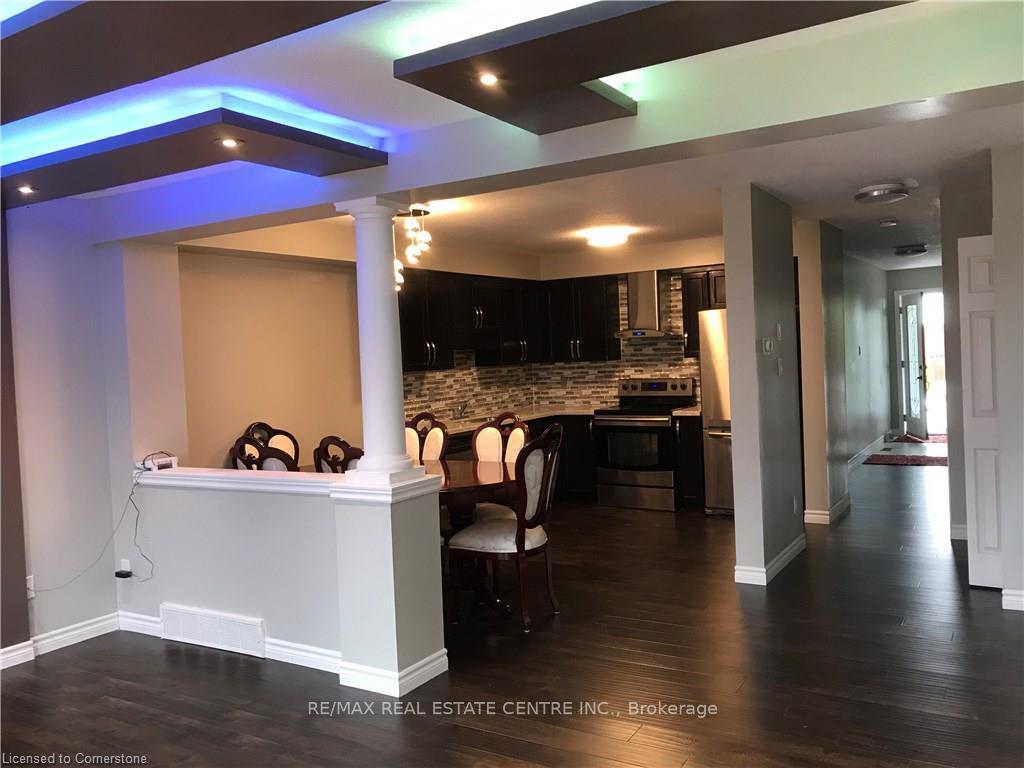 Photo 4 of 100 Periwinkle Street, Kitchener — HOMEH