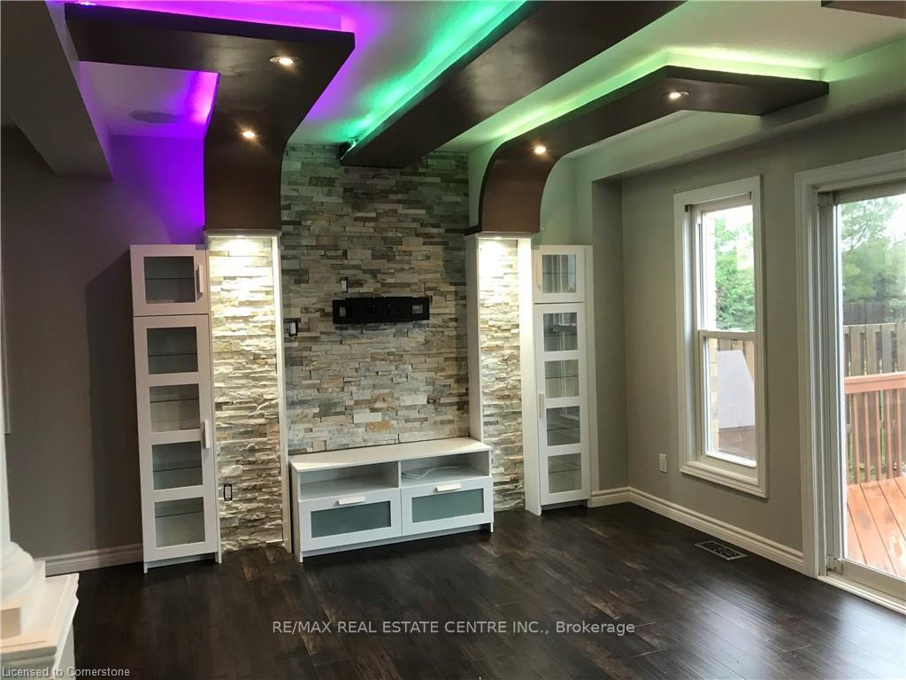 Photo 7 of 100 Periwinkle Street, Kitchener — HOMEH