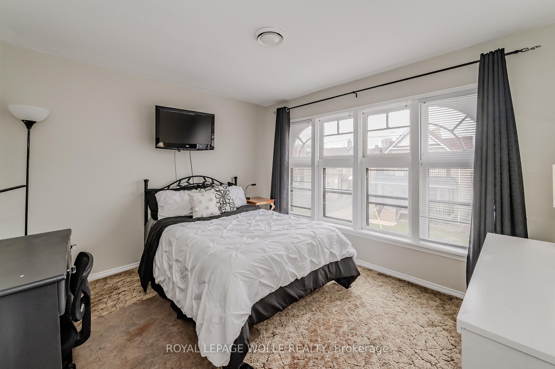 Photo 24 of 51 Cedar Street N, Kitchener — HOMEH