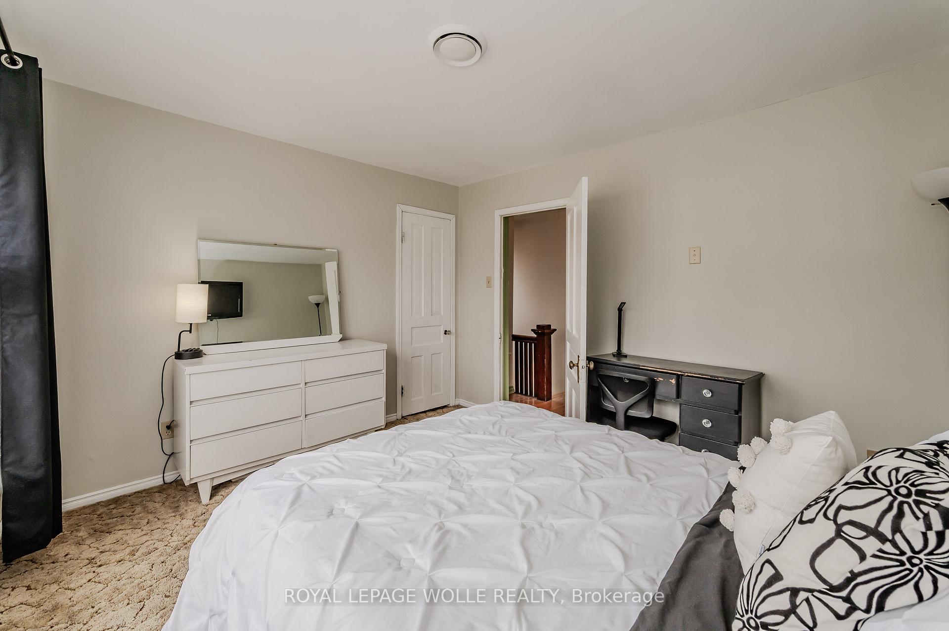 Photo 25 of 51 Cedar Street N, Kitchener — HOMEH