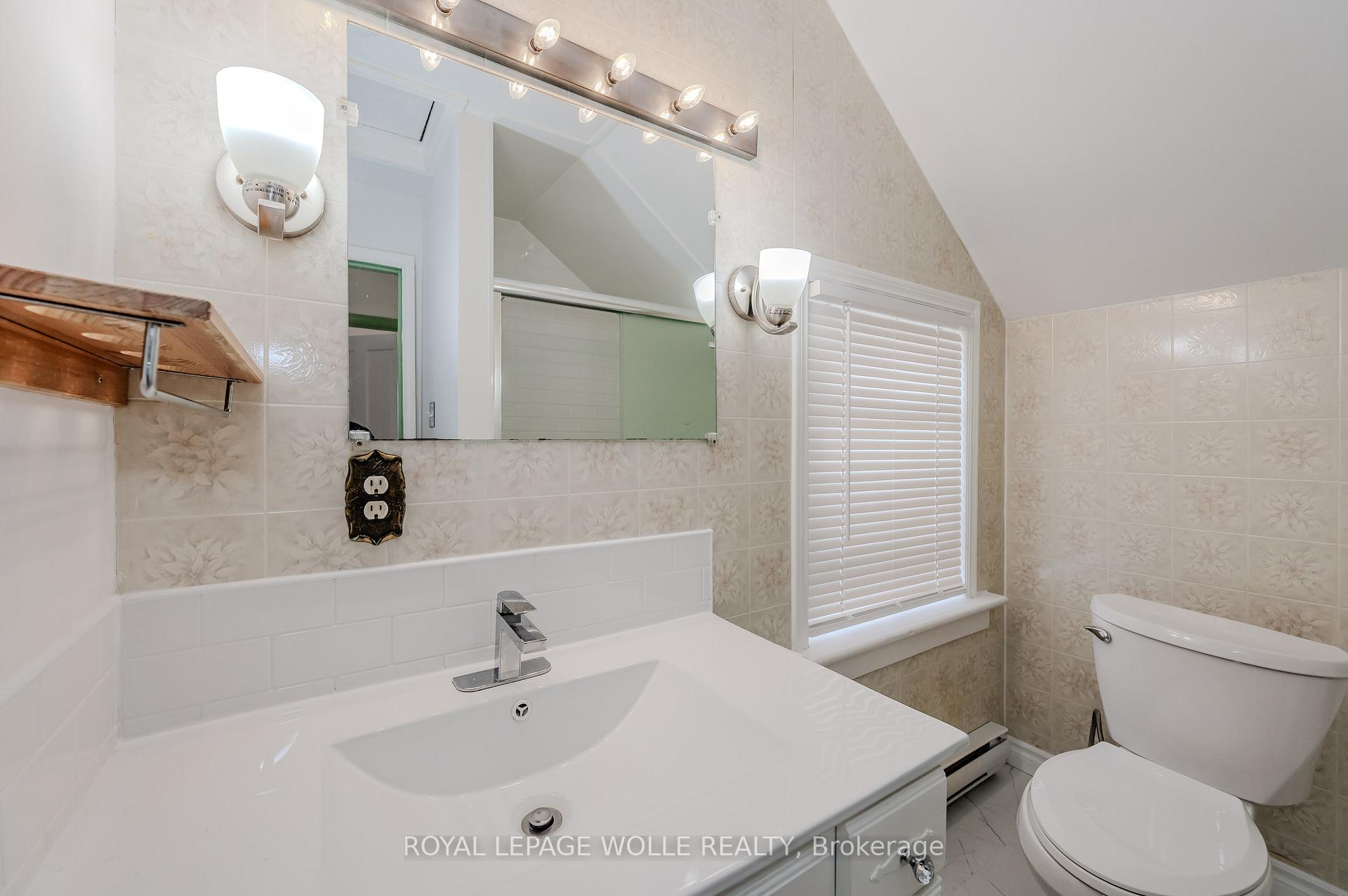 Photo 26 of 51 Cedar Street N, Kitchener — HOMEH