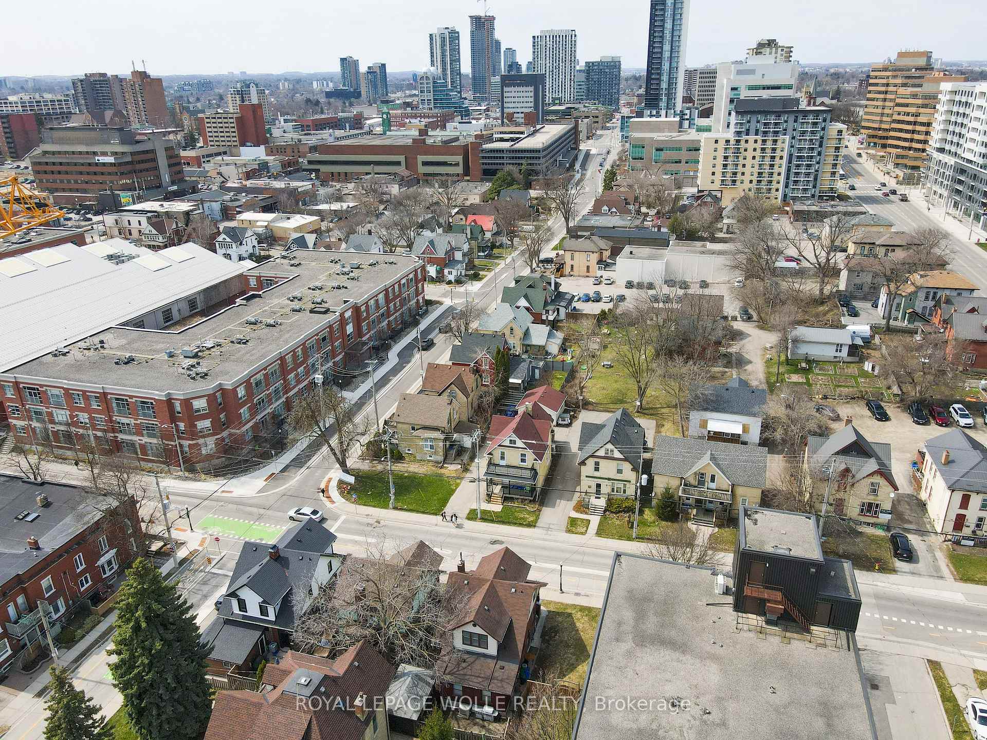 Photo 33 of 51 Cedar Street N, Kitchener — HOMEH
