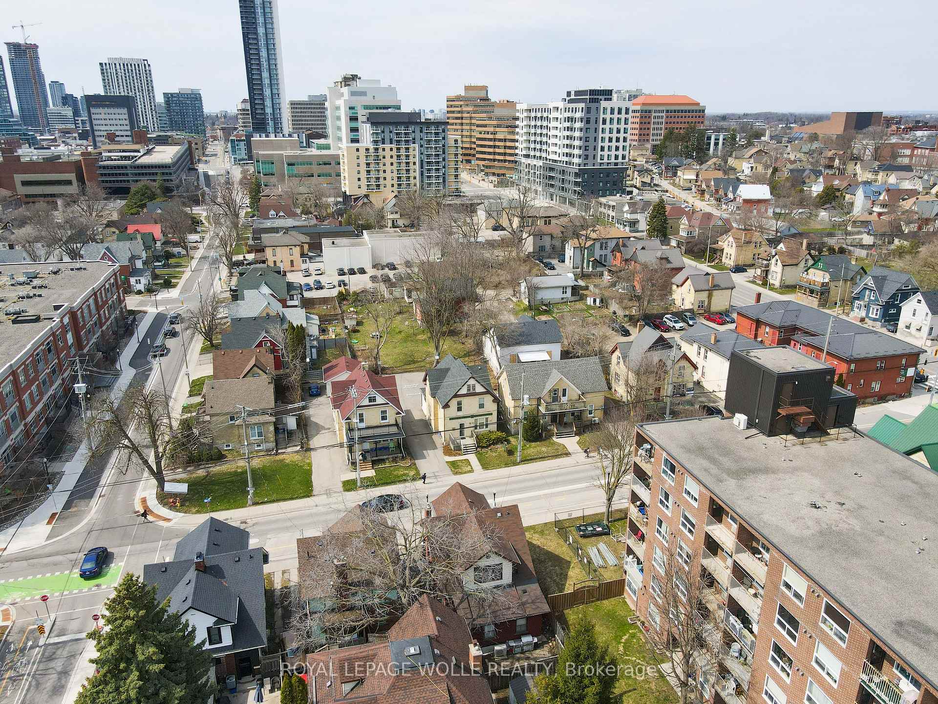 Photo 34 of 51 Cedar Street N, Kitchener — HOMEH