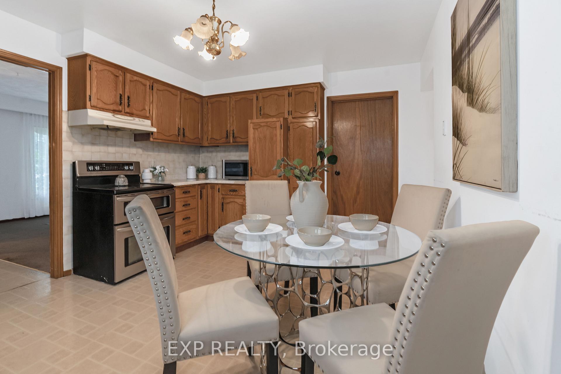 Photo 6 of 131 Countryside Crescent, Kitchener — HOMEH