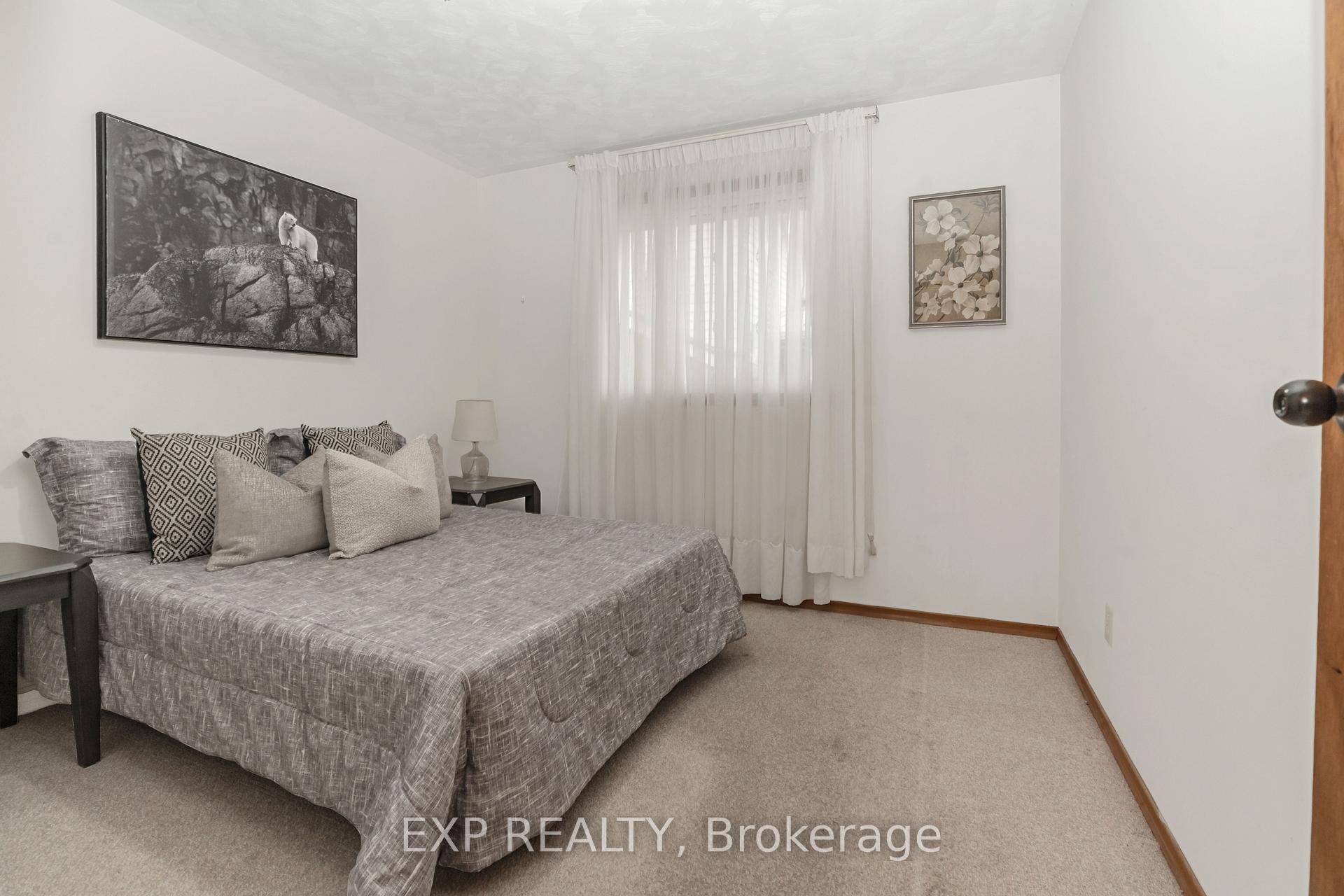 Photo 16 of 131 Countryside Crescent, Kitchener — HOMEH